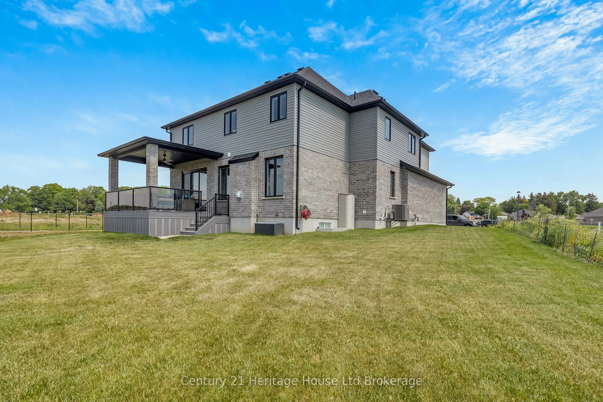 18 Thompson Court