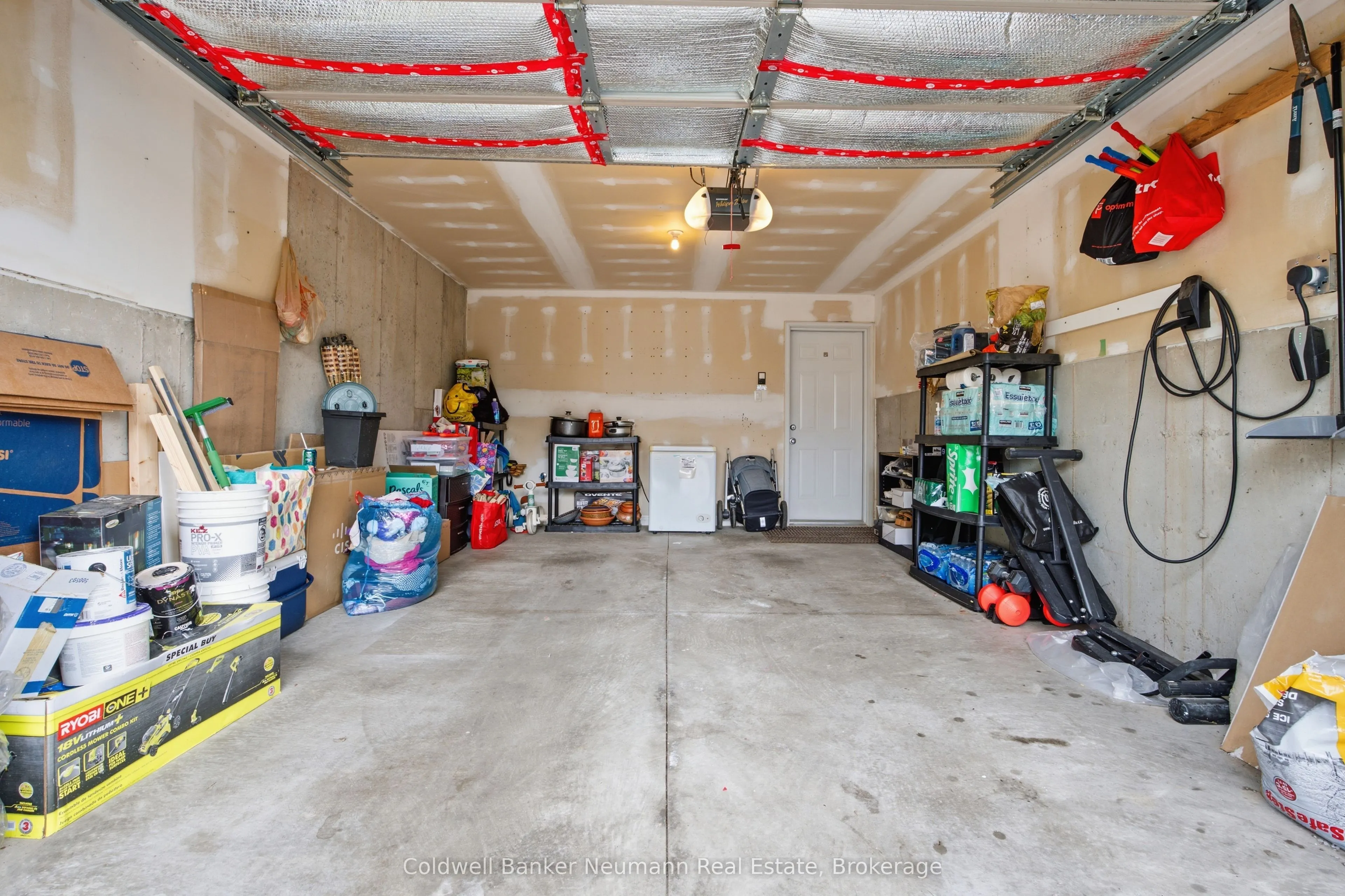 110 Oakes Crescent