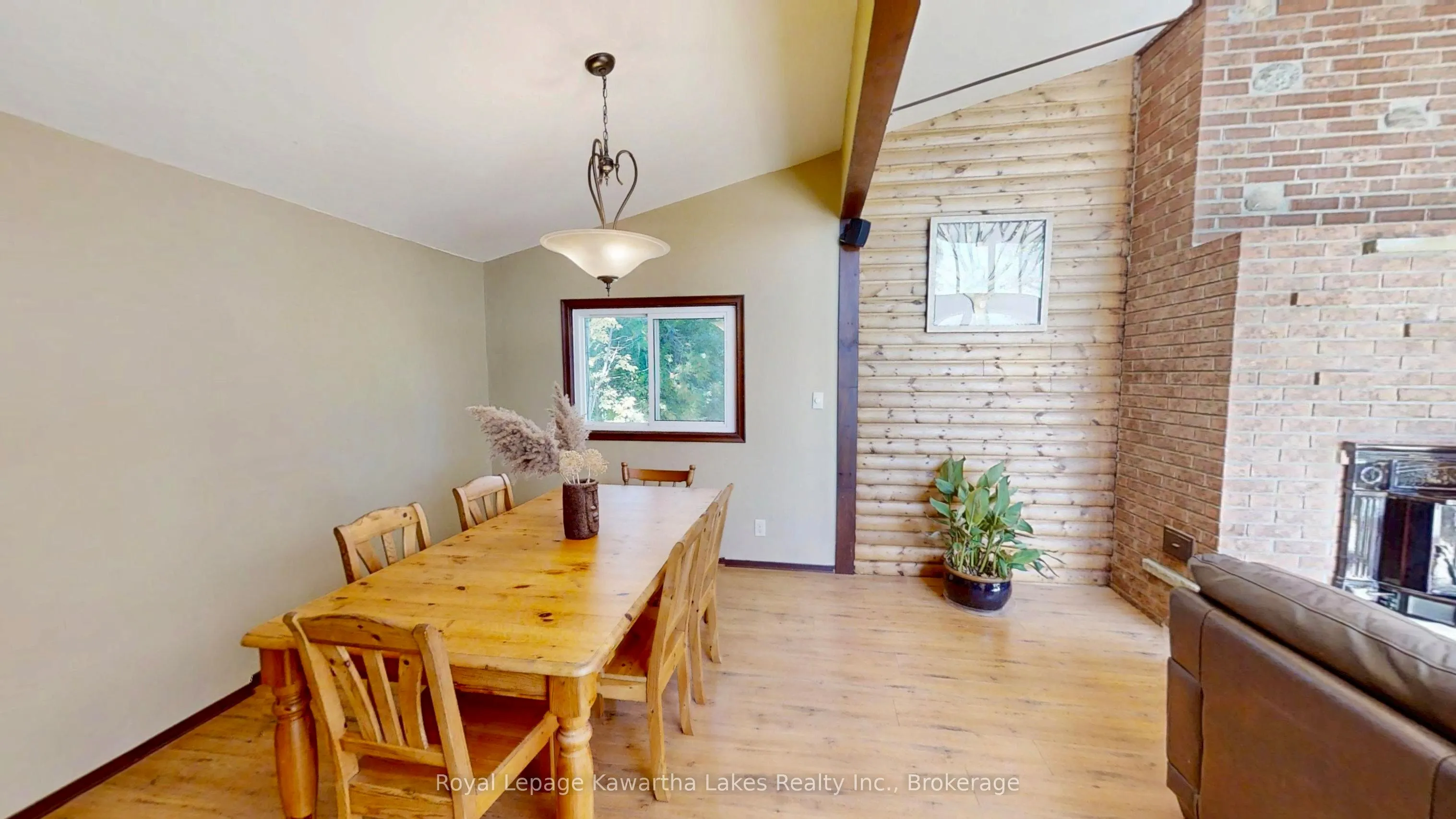 18 Lakeview Boulevard