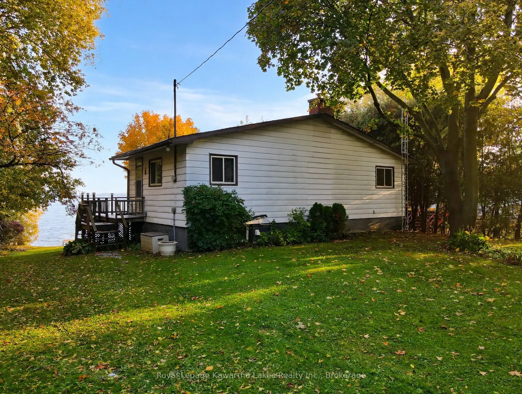 18 Lakeview Boulevard