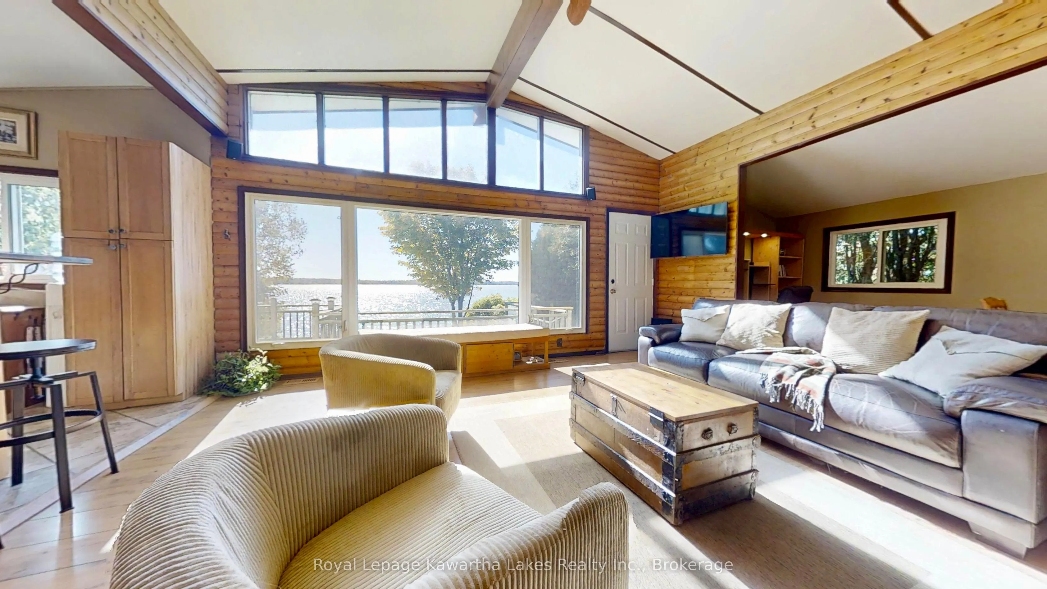 18 Lakeview Boulevard