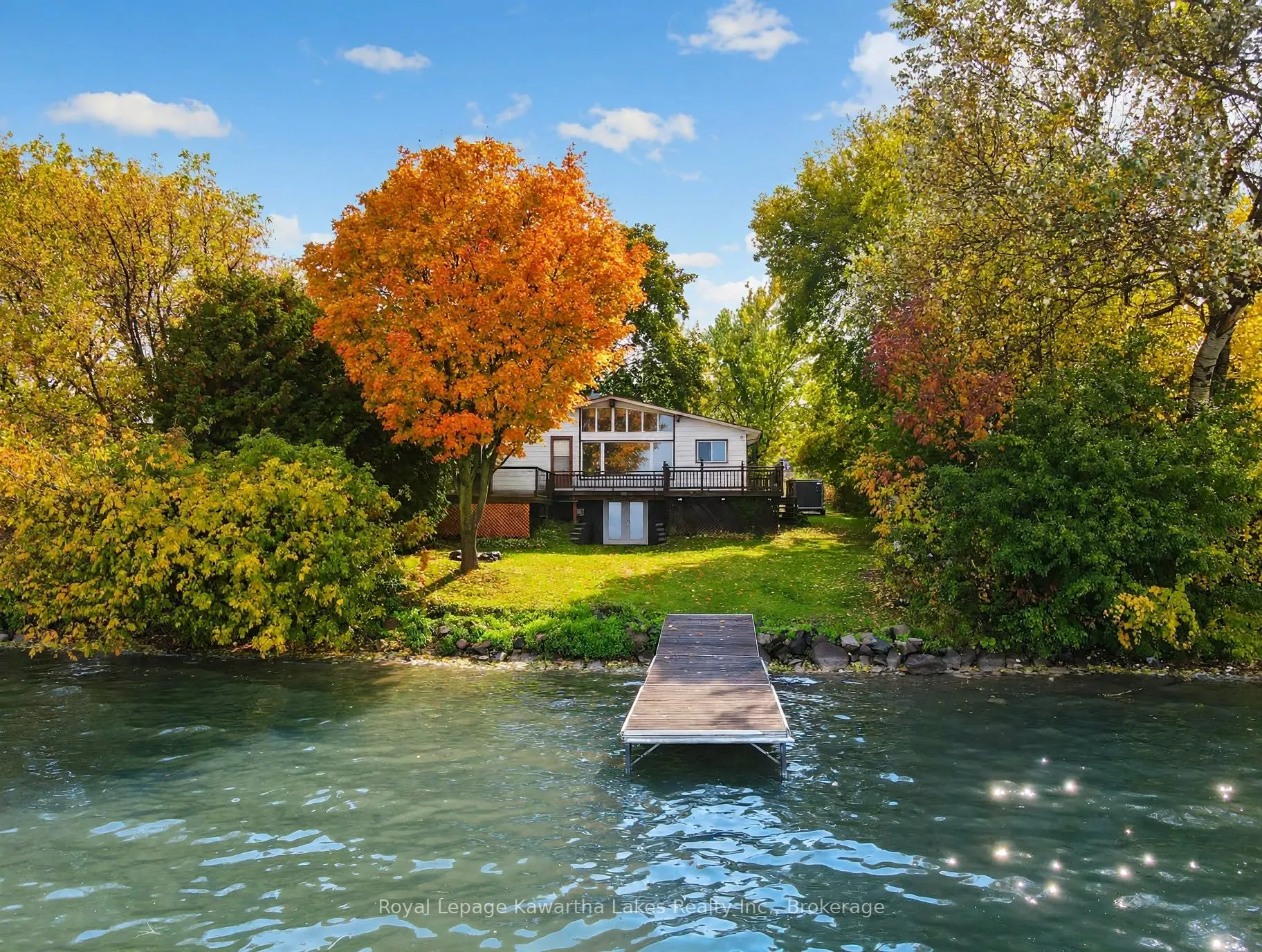 18 Lakeview Boulevard