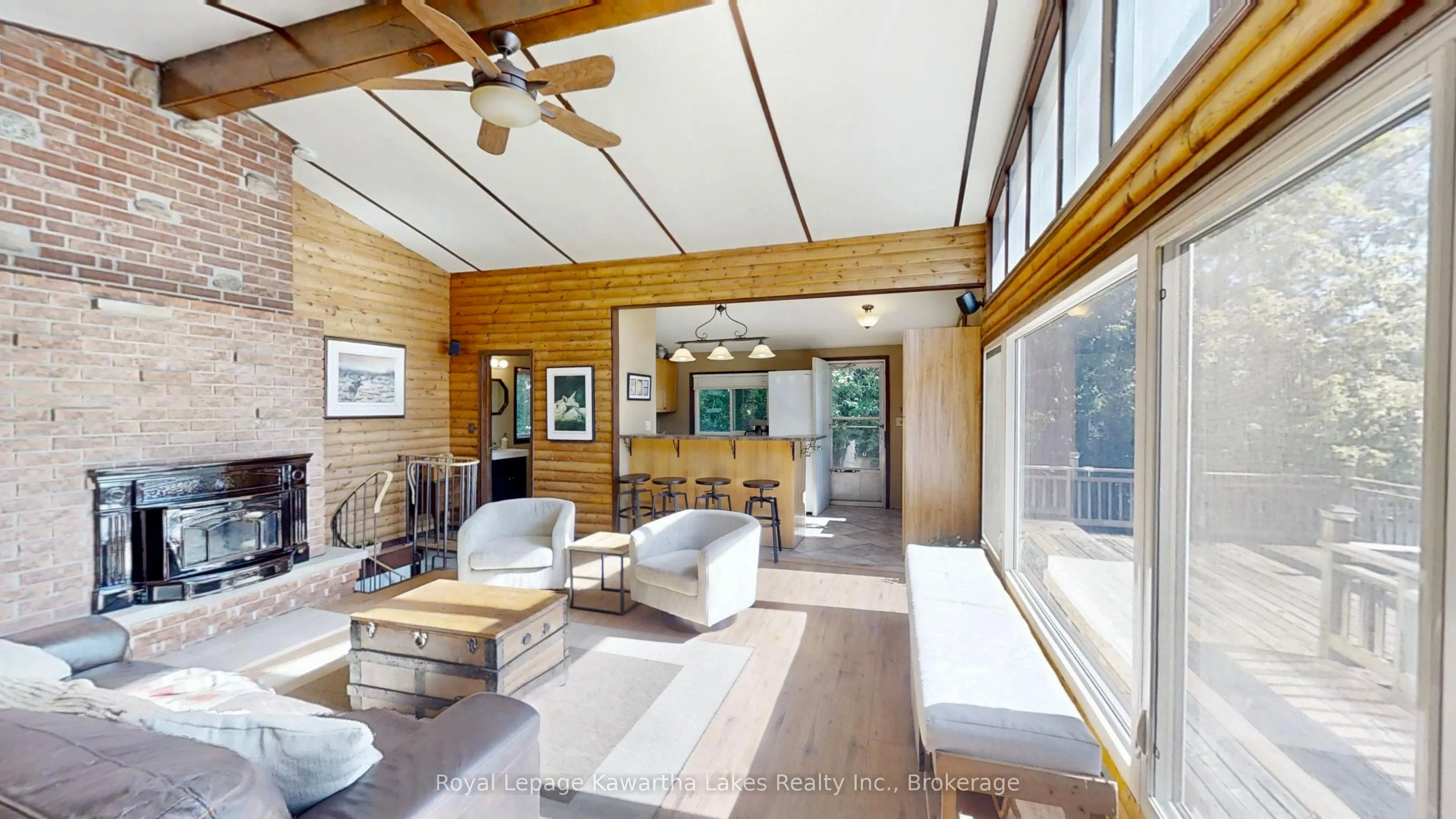 18 Lakeview Boulevard