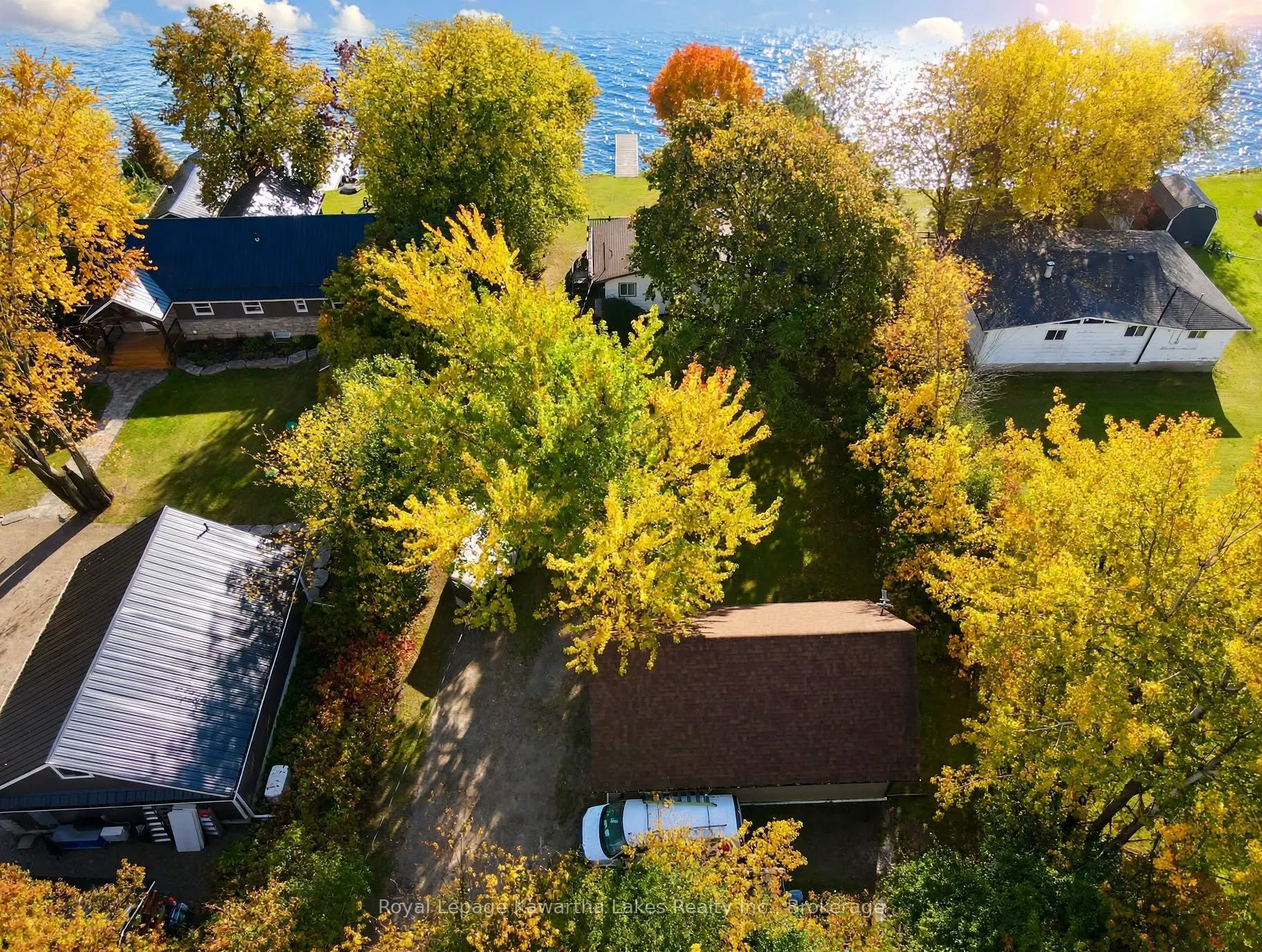 18 Lakeview Boulevard