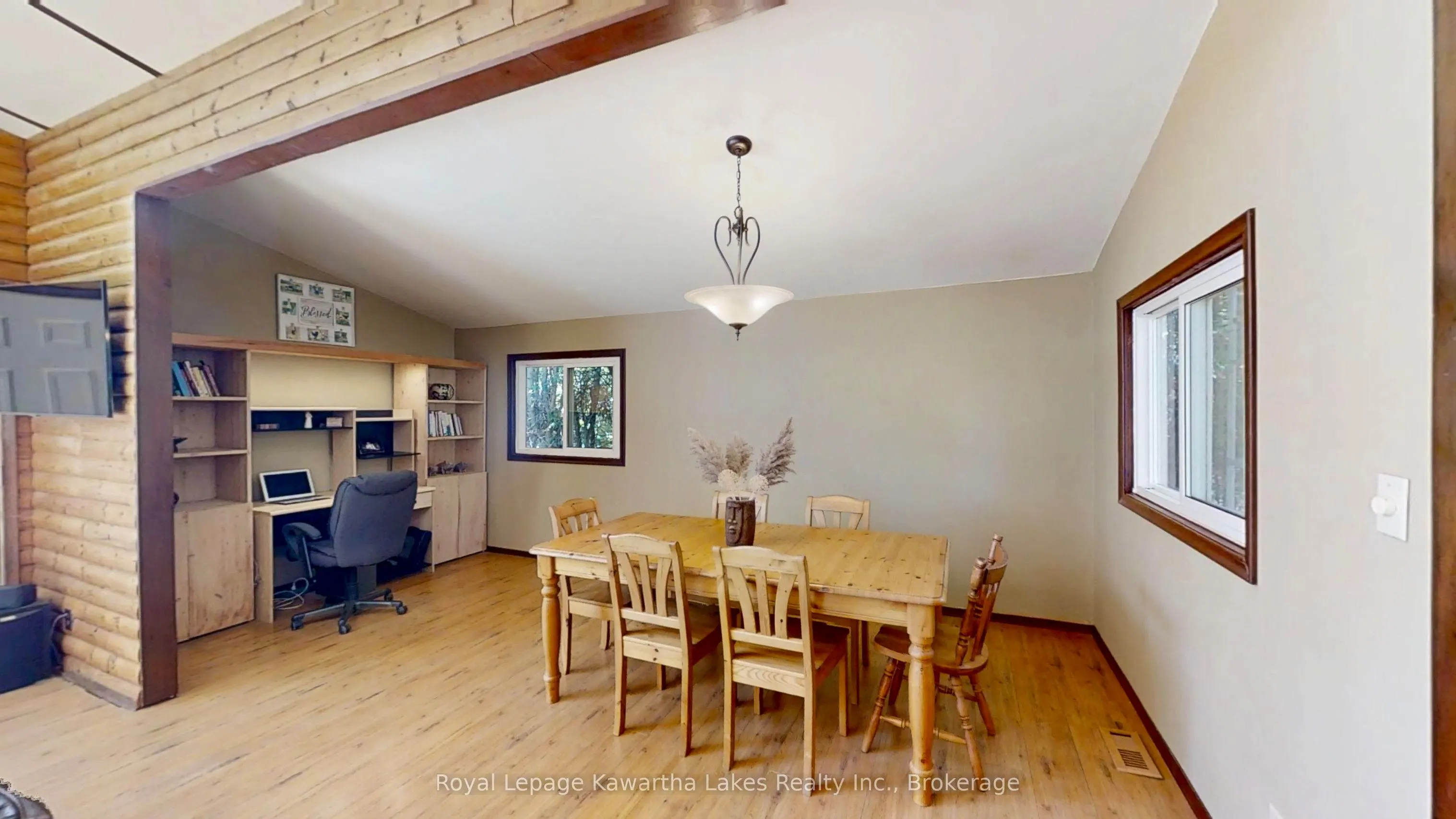 18 Lakeview Boulevard