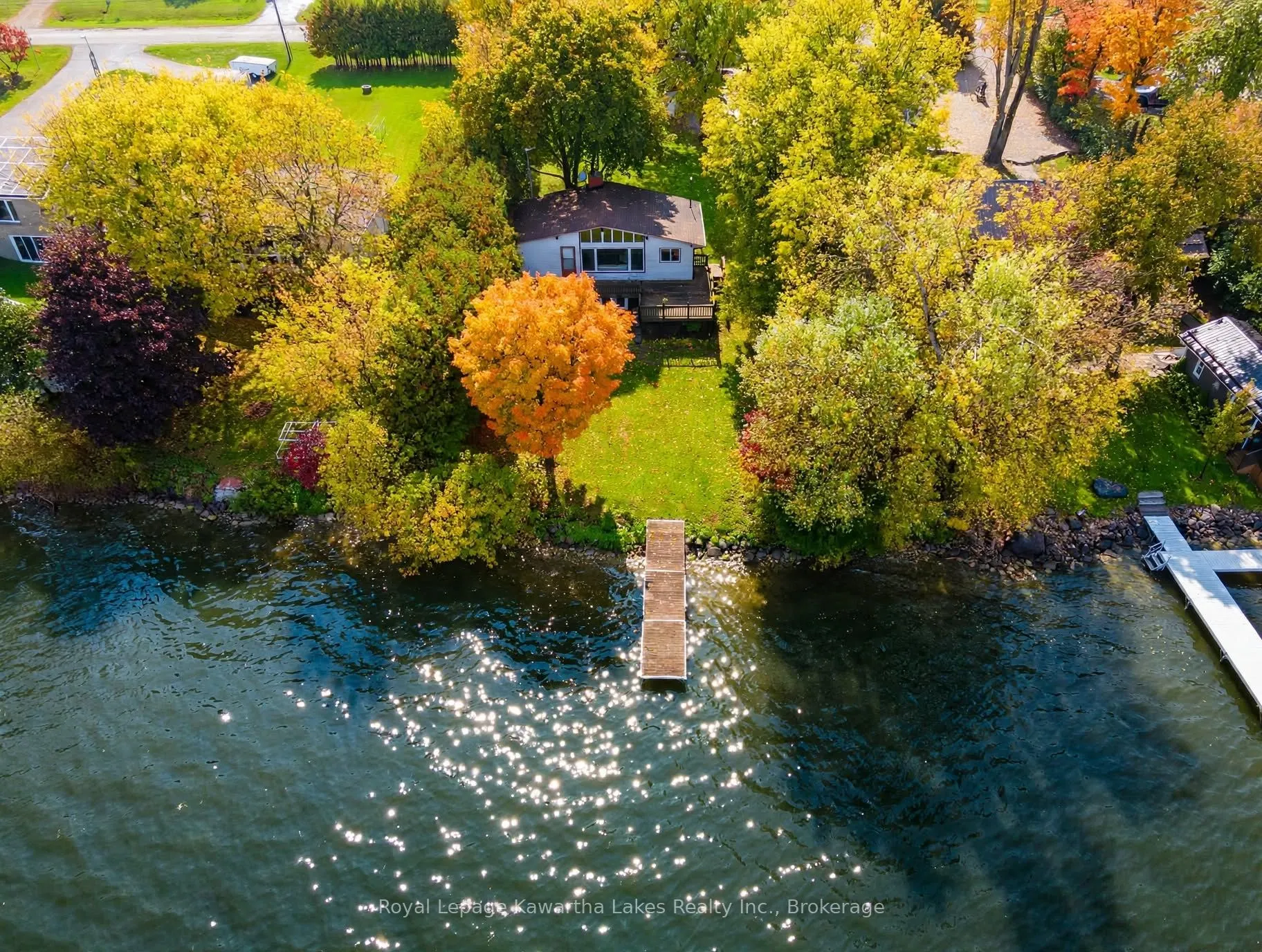 18 Lakeview Boulevard