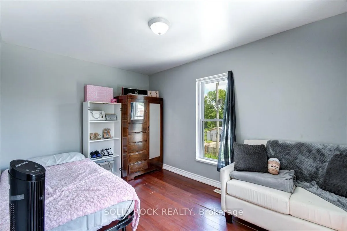 53 Church (St) Avenue