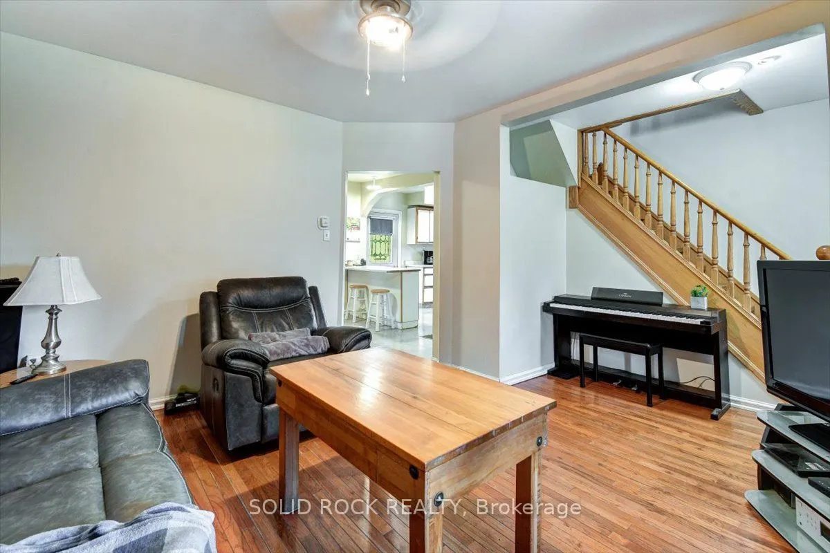 53 Church (St) Avenue