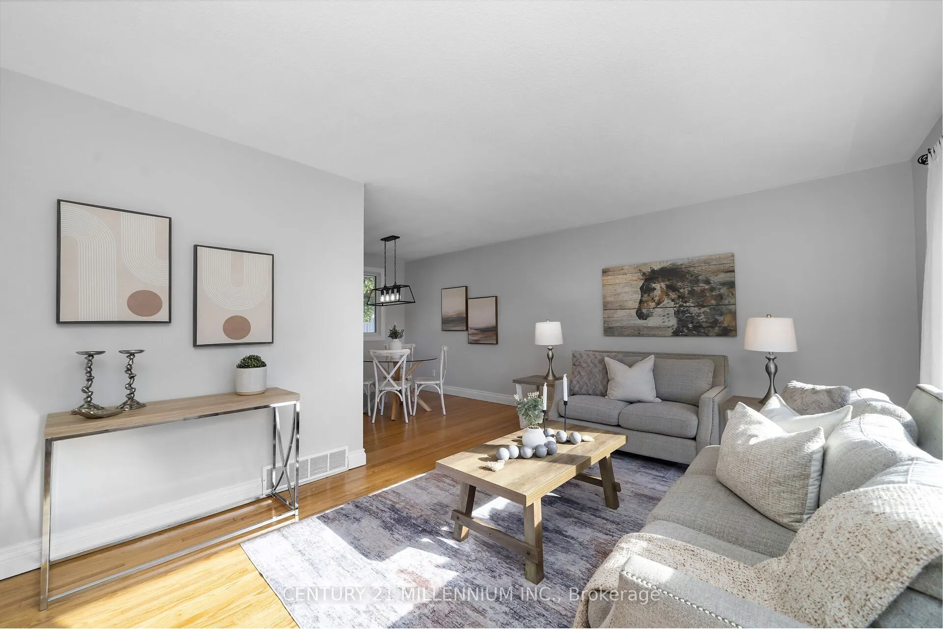 27 Dundas Street W