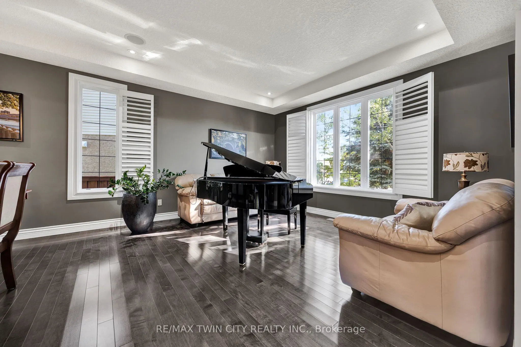 315 RIDEAU RIVER Place