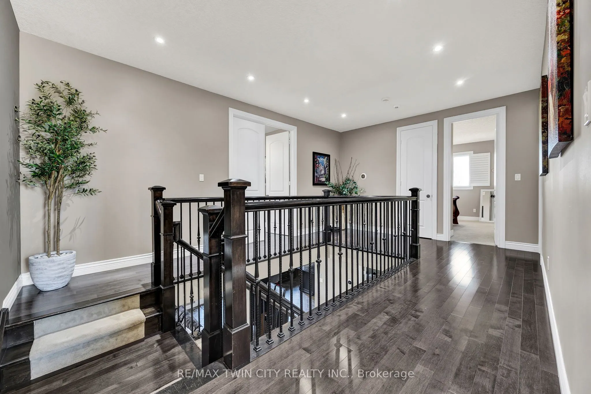 315 RIDEAU RIVER Place