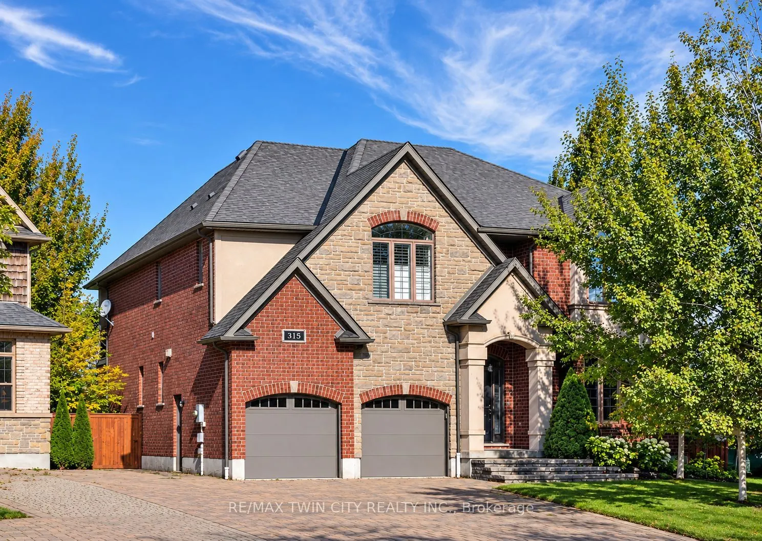 315 RIDEAU RIVER Place