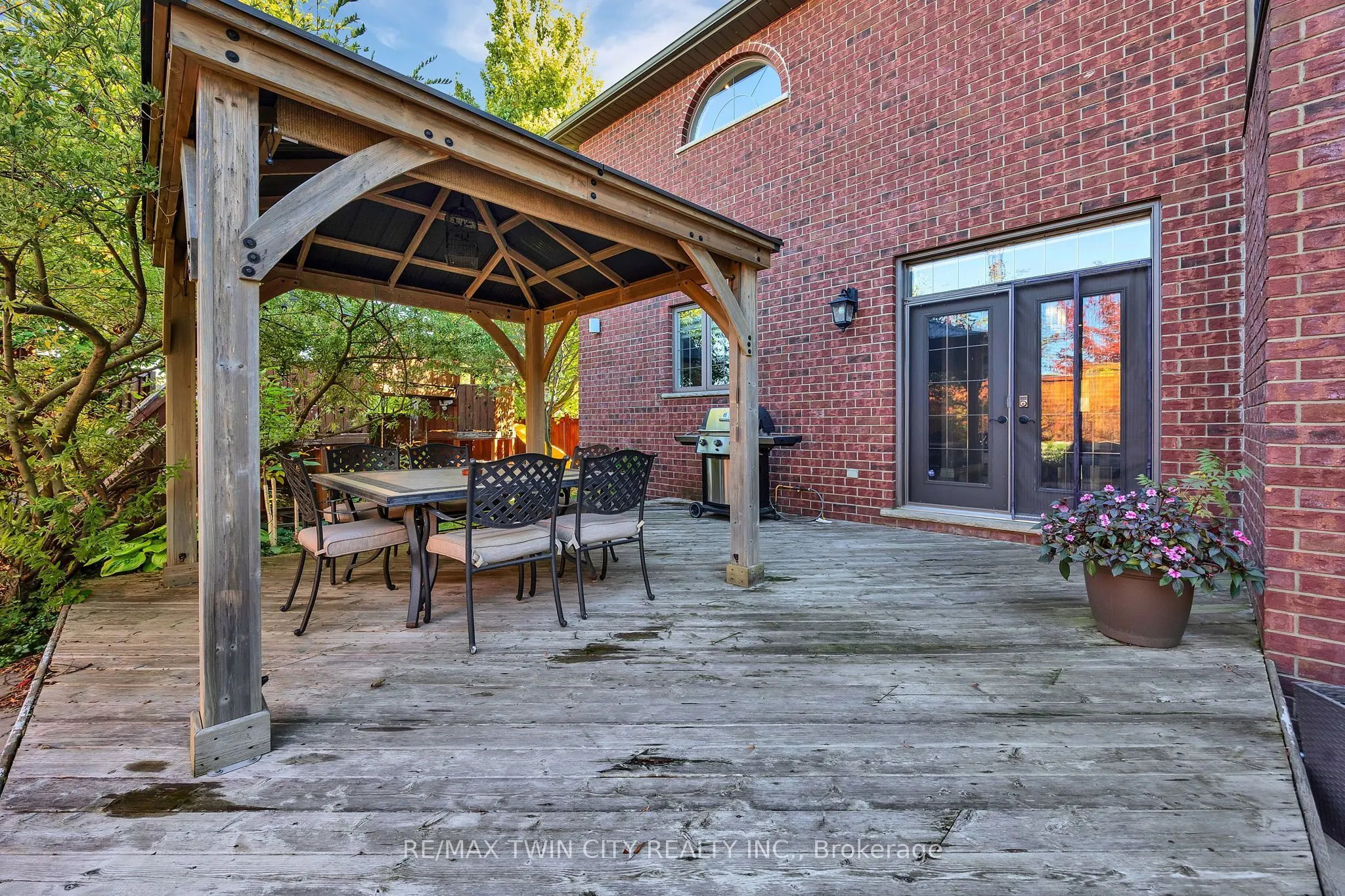 315 RIDEAU RIVER Place
