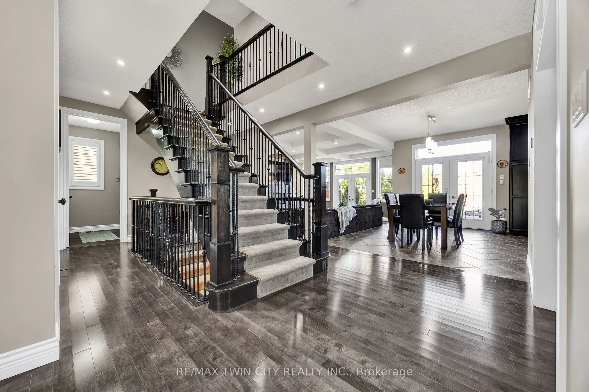 315 RIDEAU RIVER Place