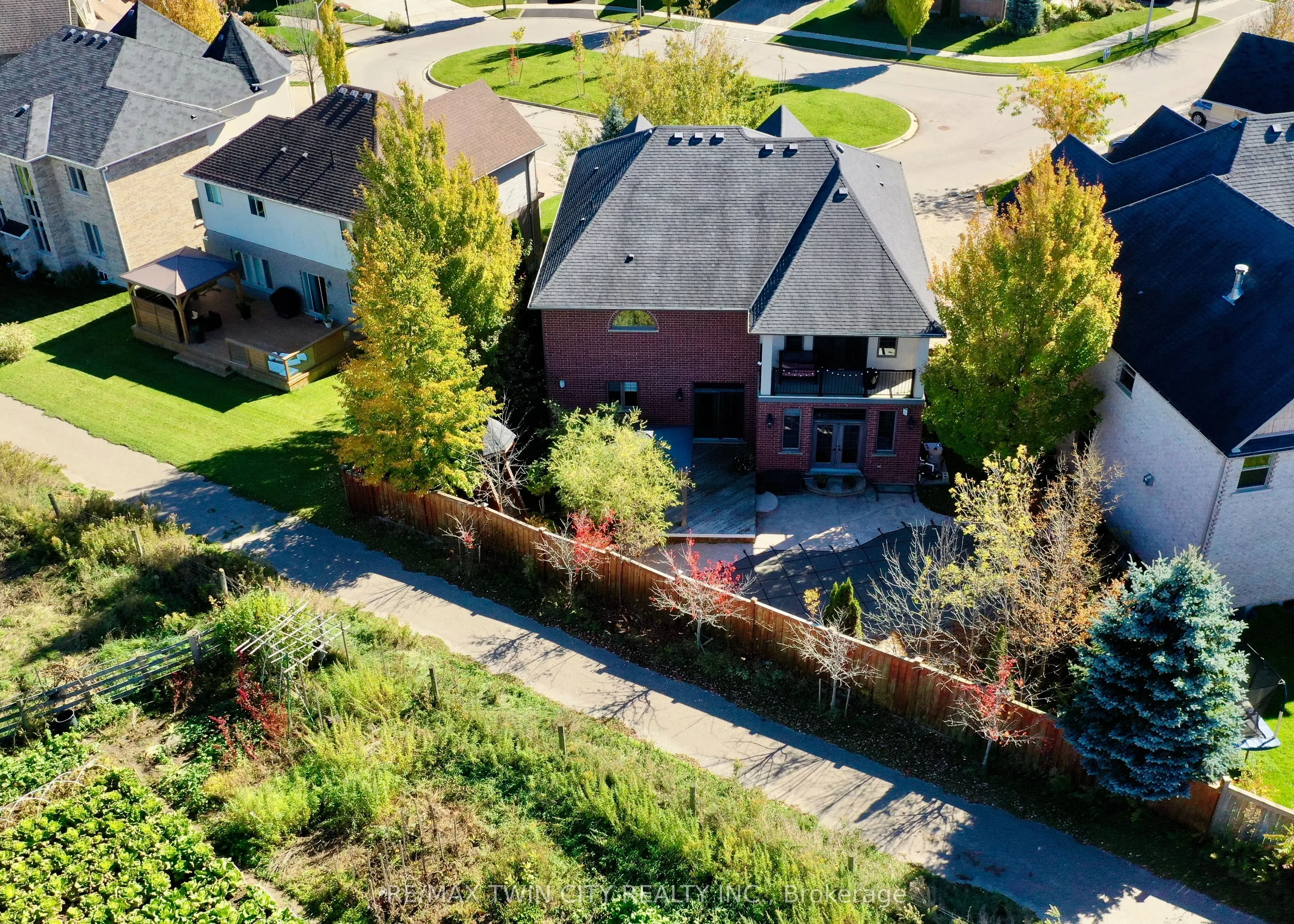 315 RIDEAU RIVER Place