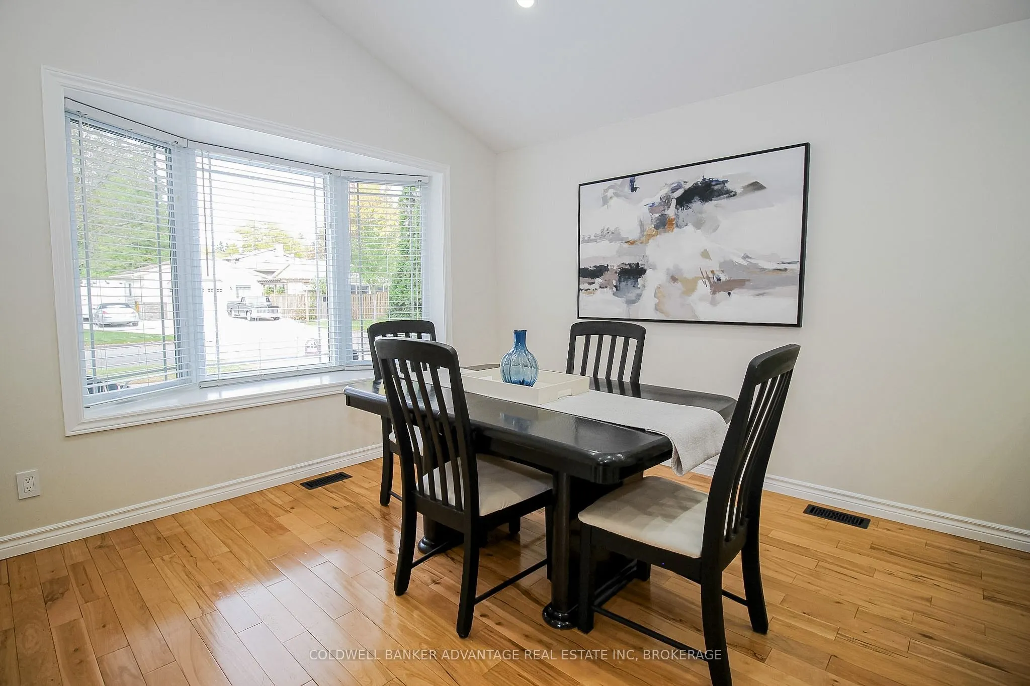 11 FALLINGBROOK Drive
