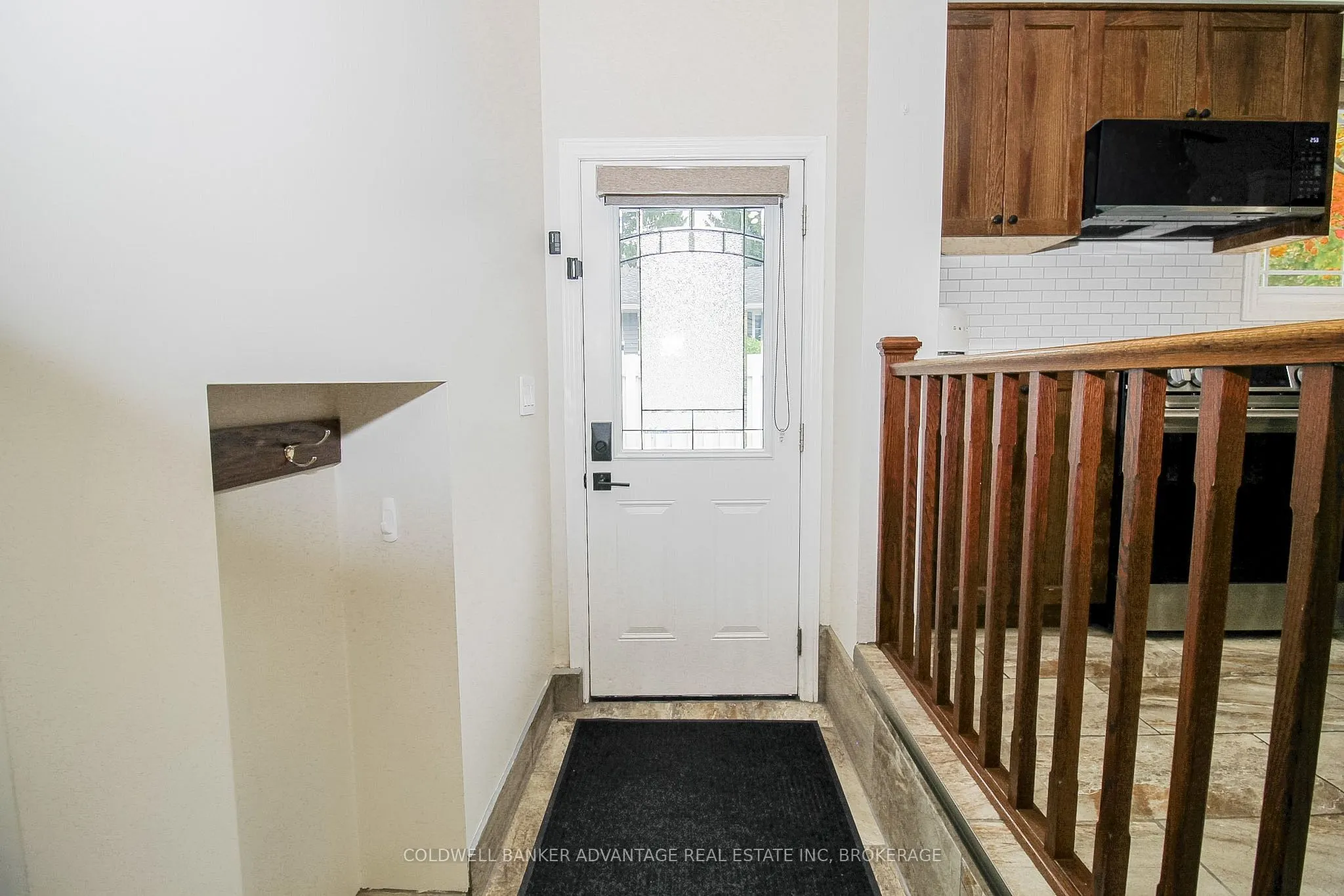 11 FALLINGBROOK Drive