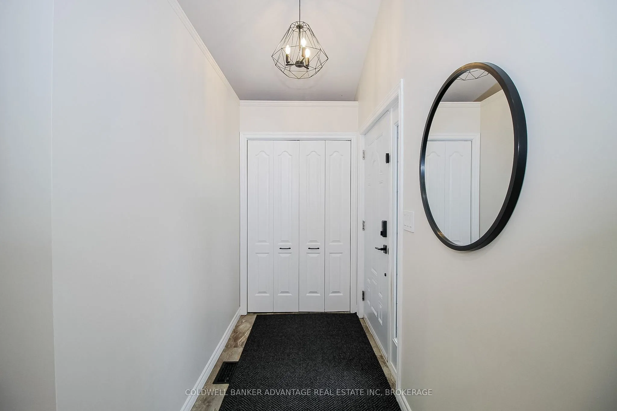 11 FALLINGBROOK Drive