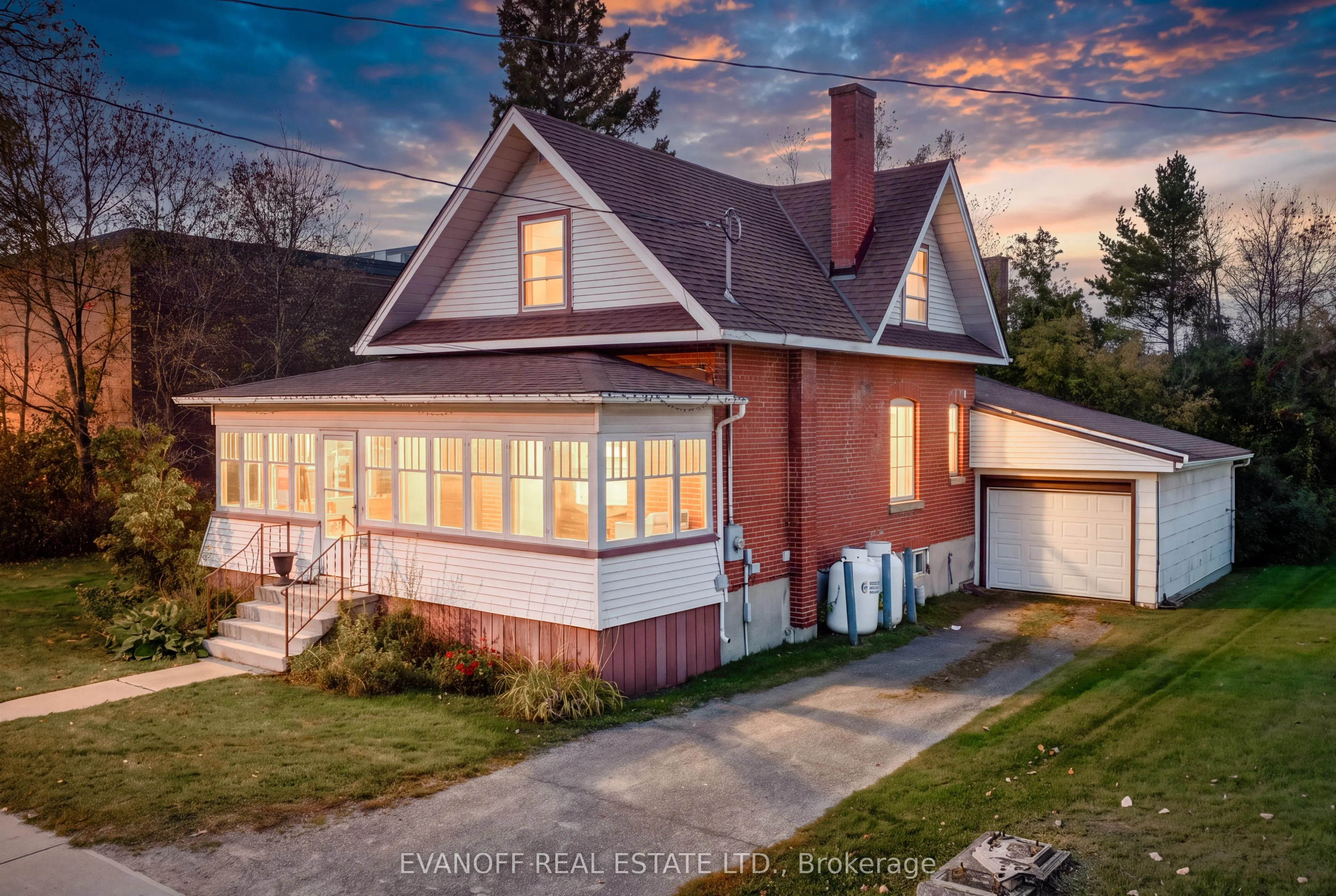 42 Lindsay Street