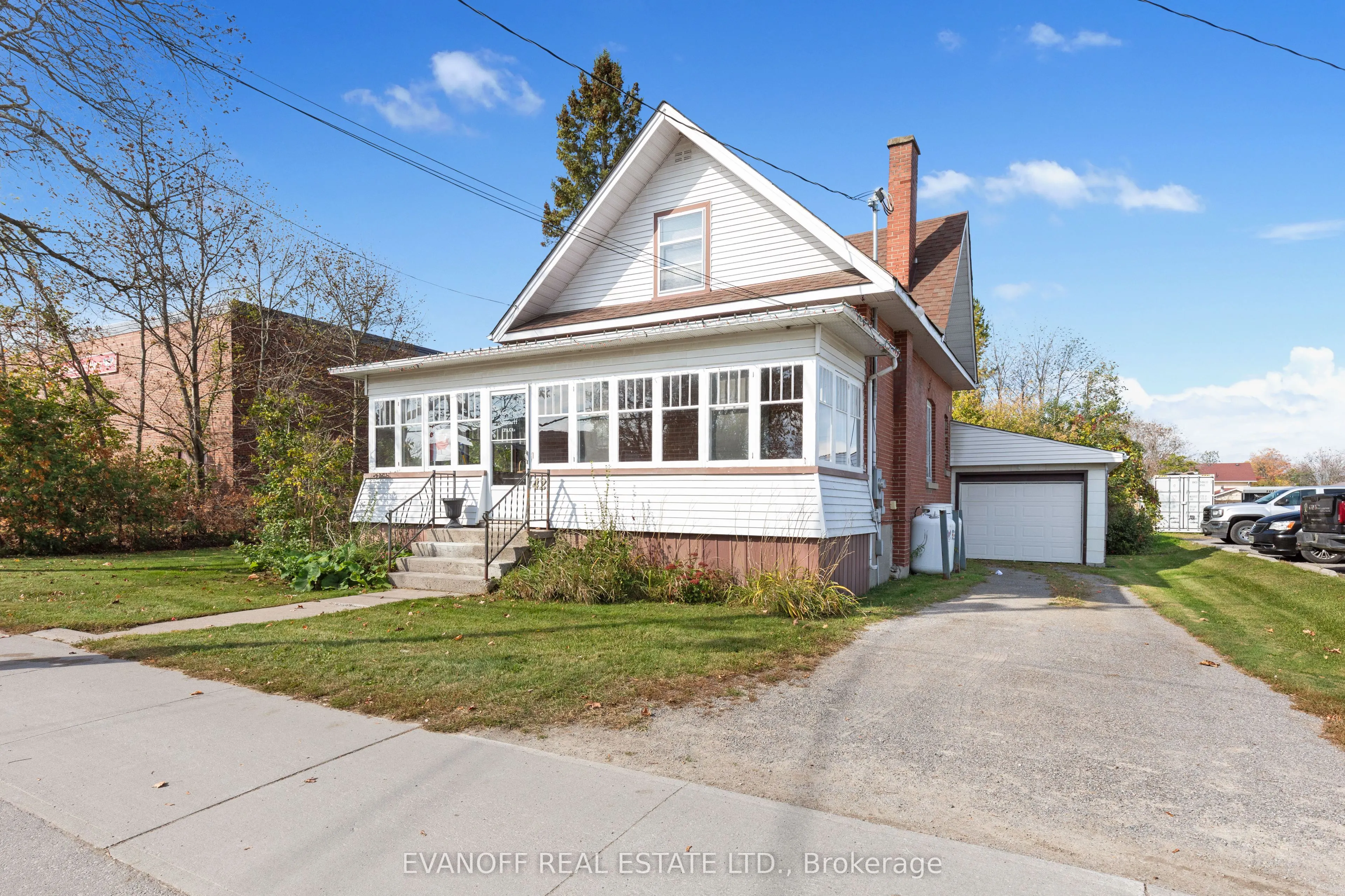 42 Lindsay Street