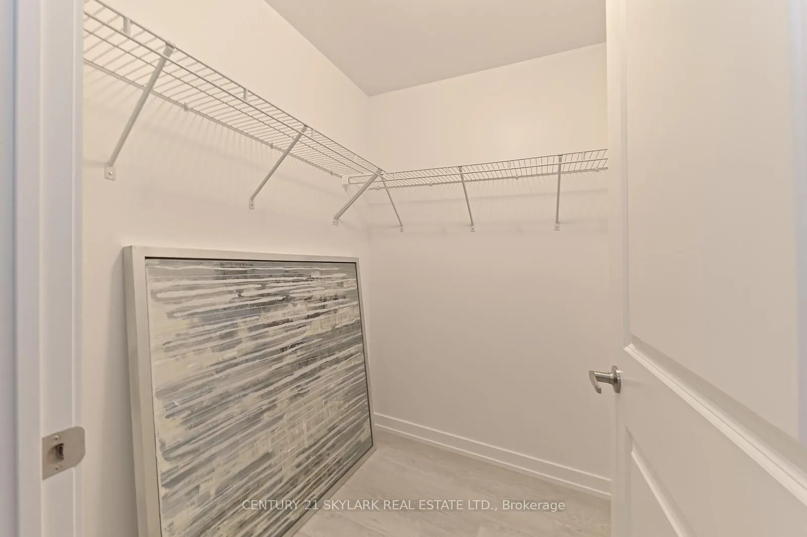 460 Dundas Street E #401