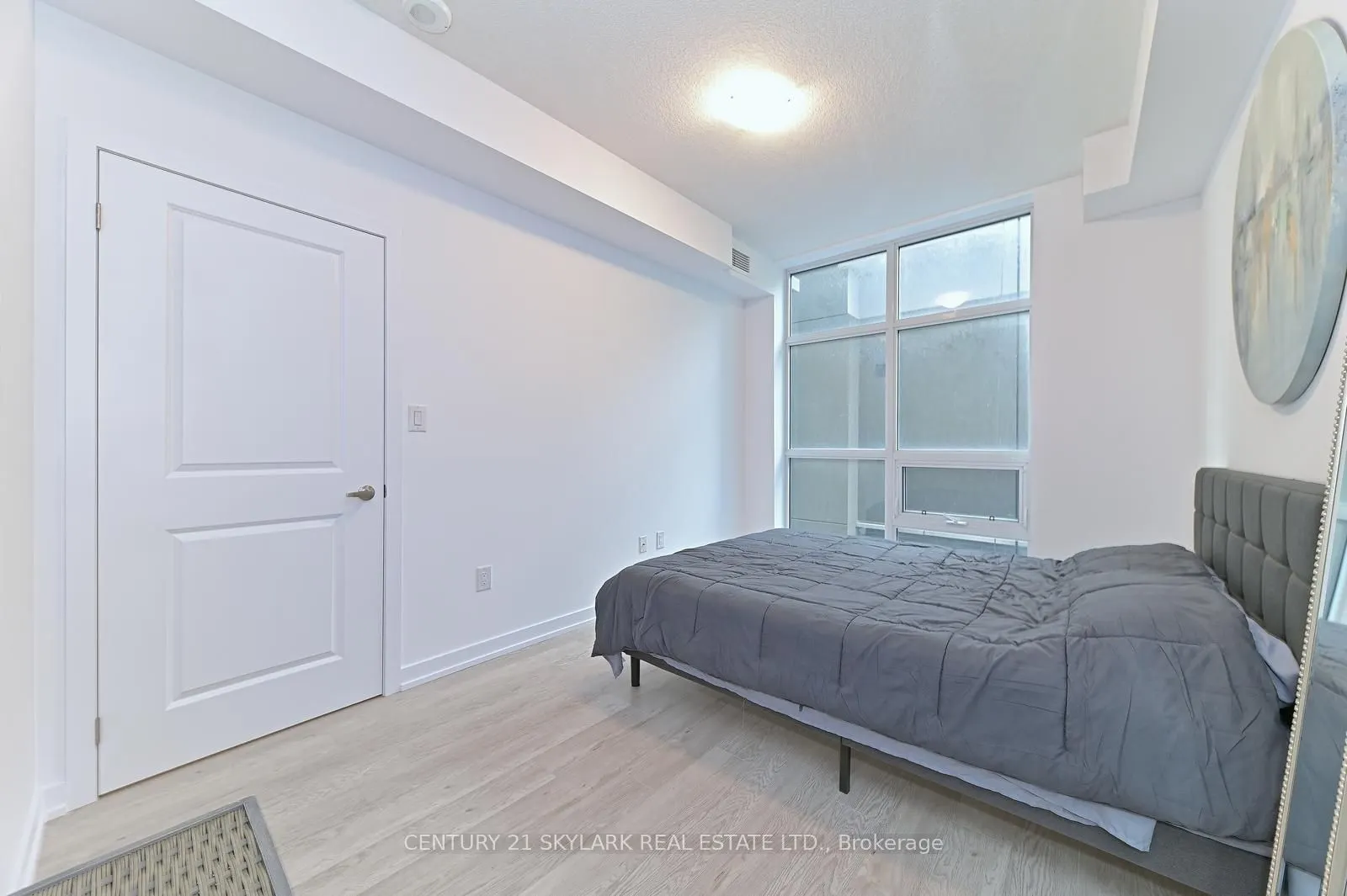 460 Dundas Street E #401