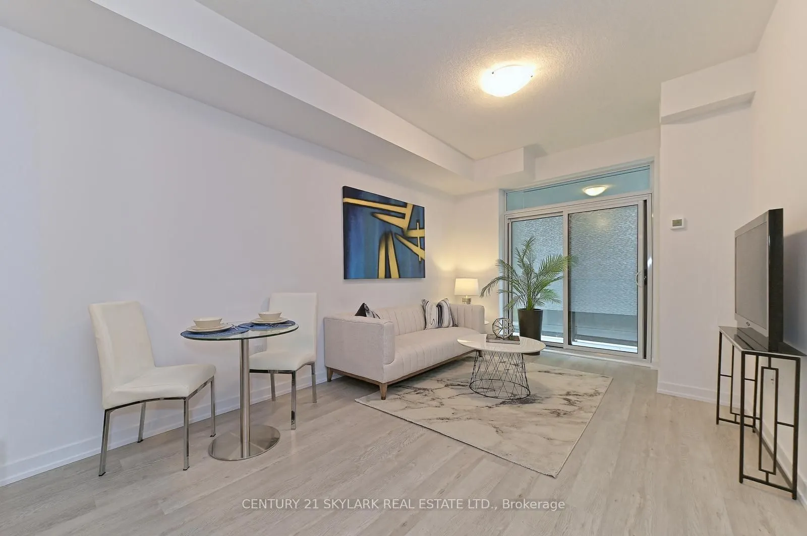 460 Dundas Street E #401