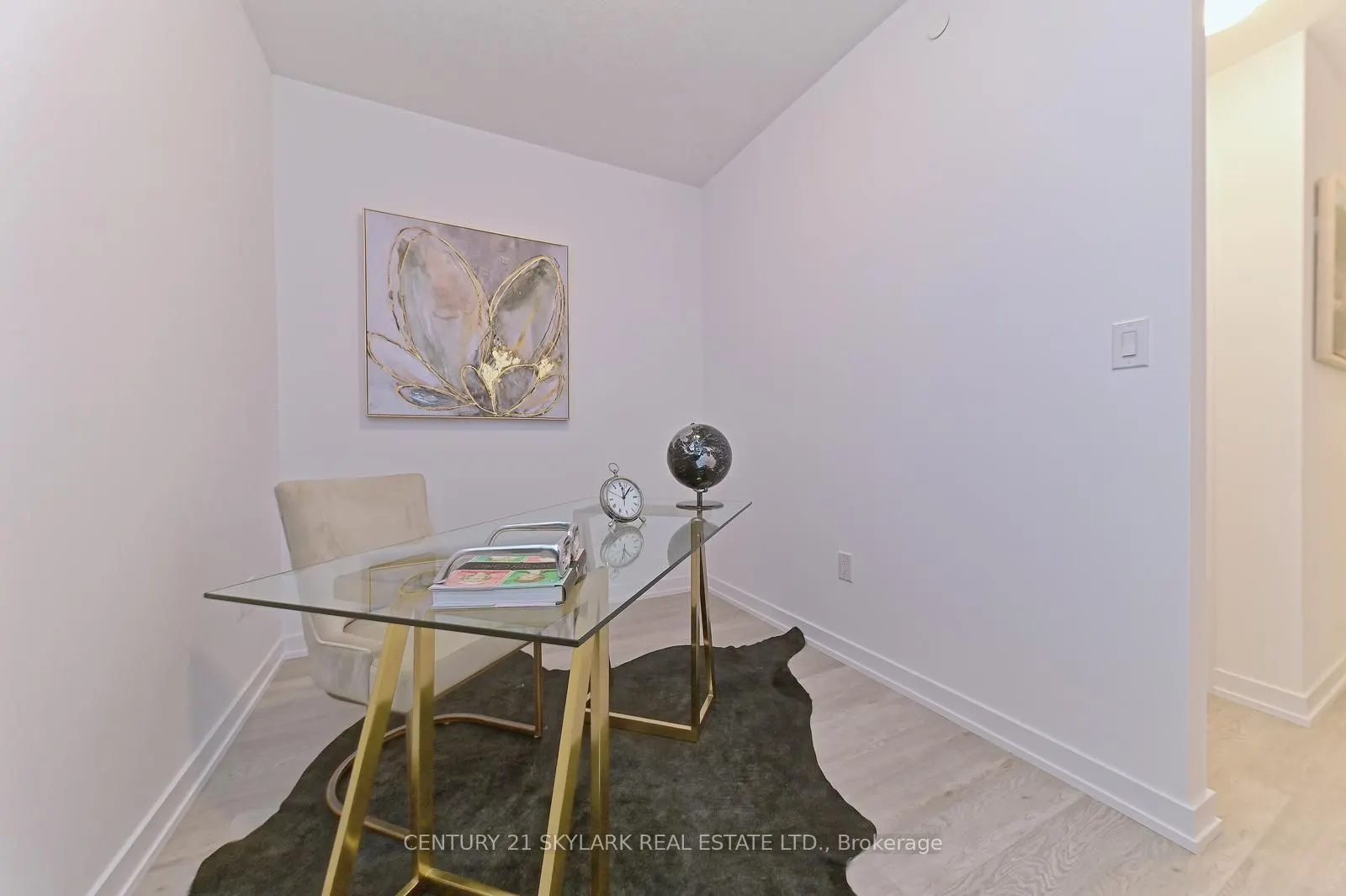 460 Dundas Street E #401