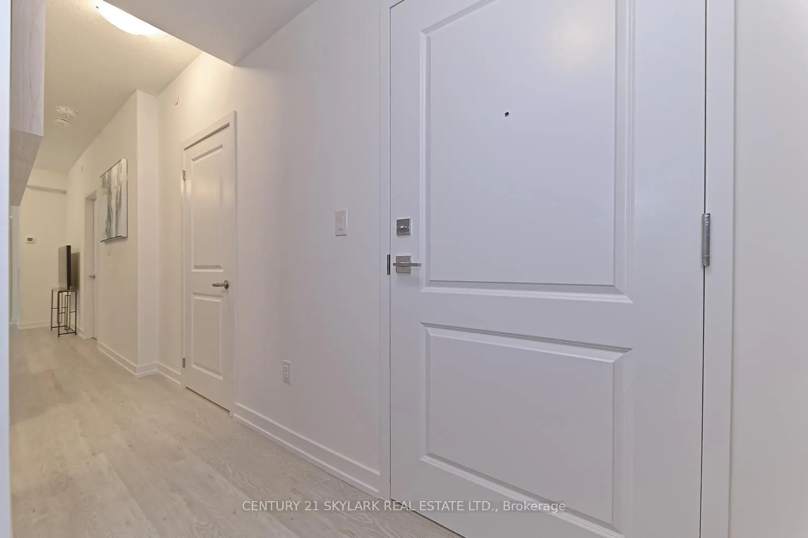 460 Dundas Street E #401
