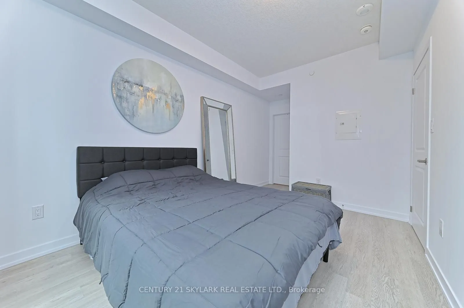 460 Dundas Street E #401