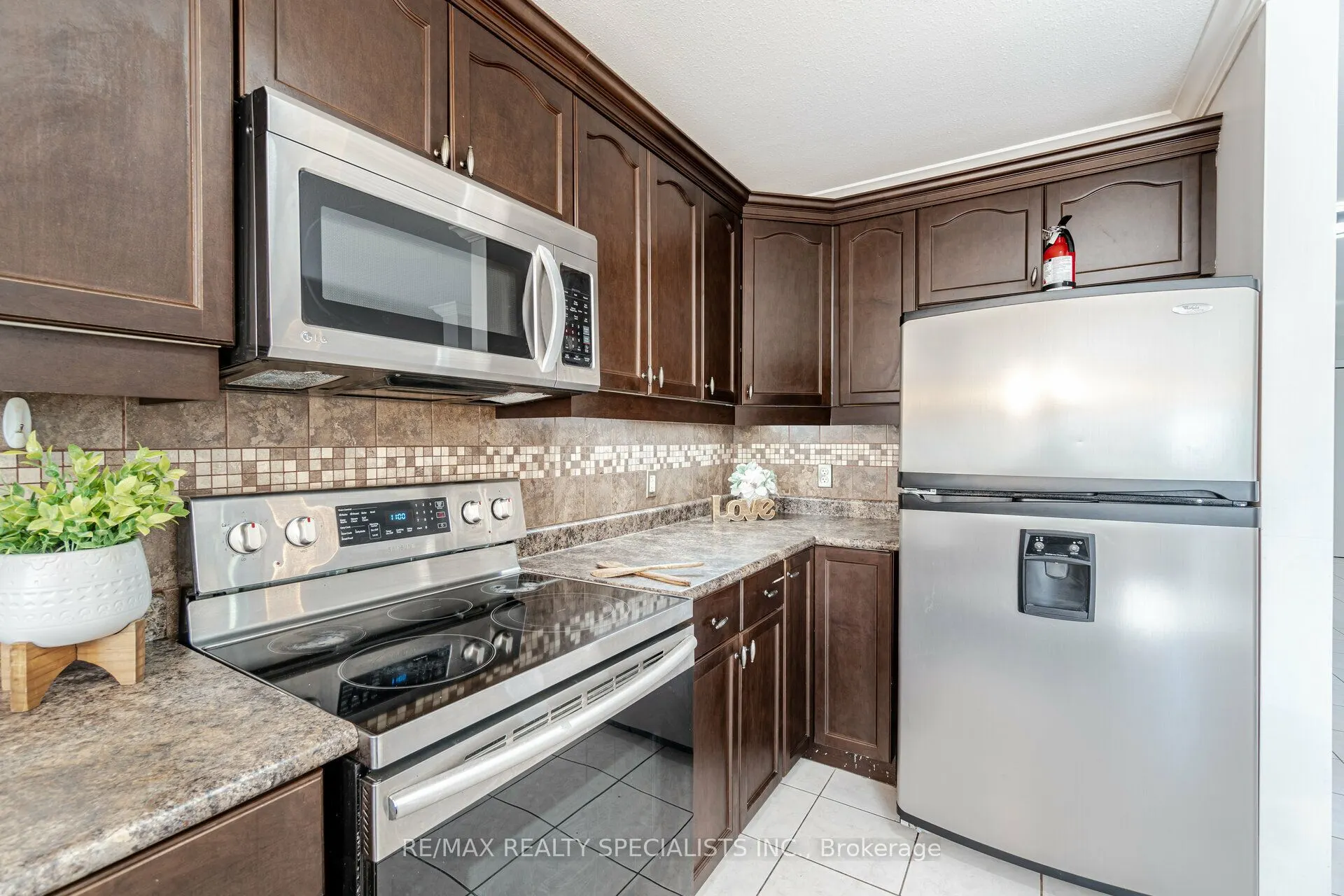 1435 Mickleborough Drive