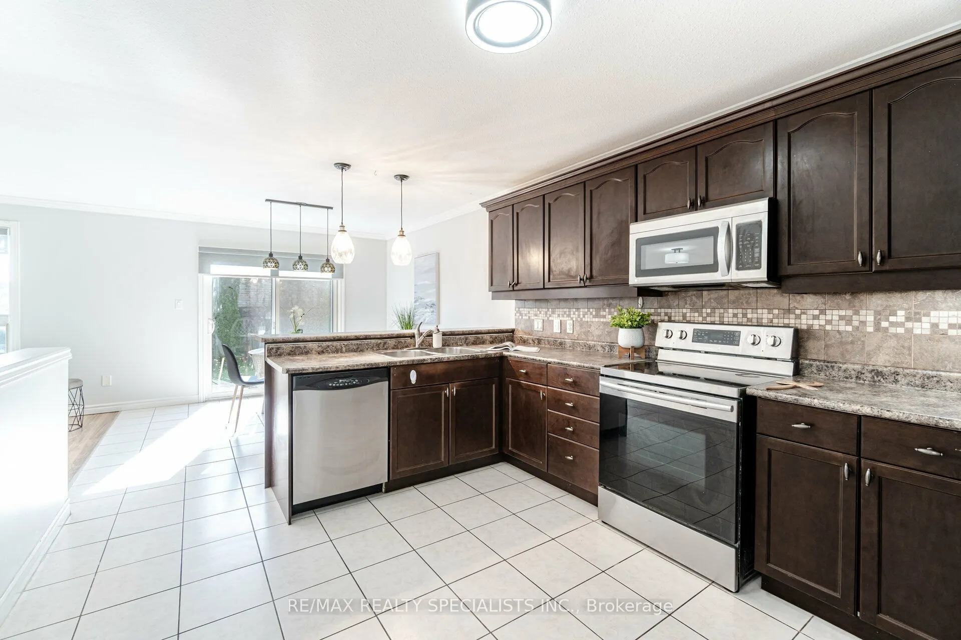 1435 Mickleborough Drive