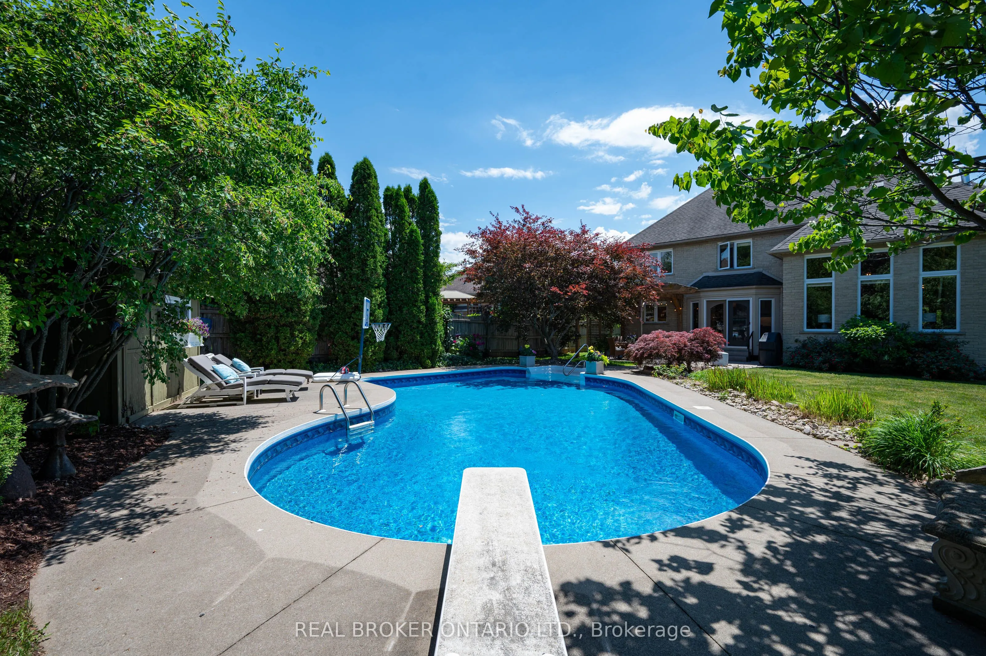 6 Pioneer Tower Crescent