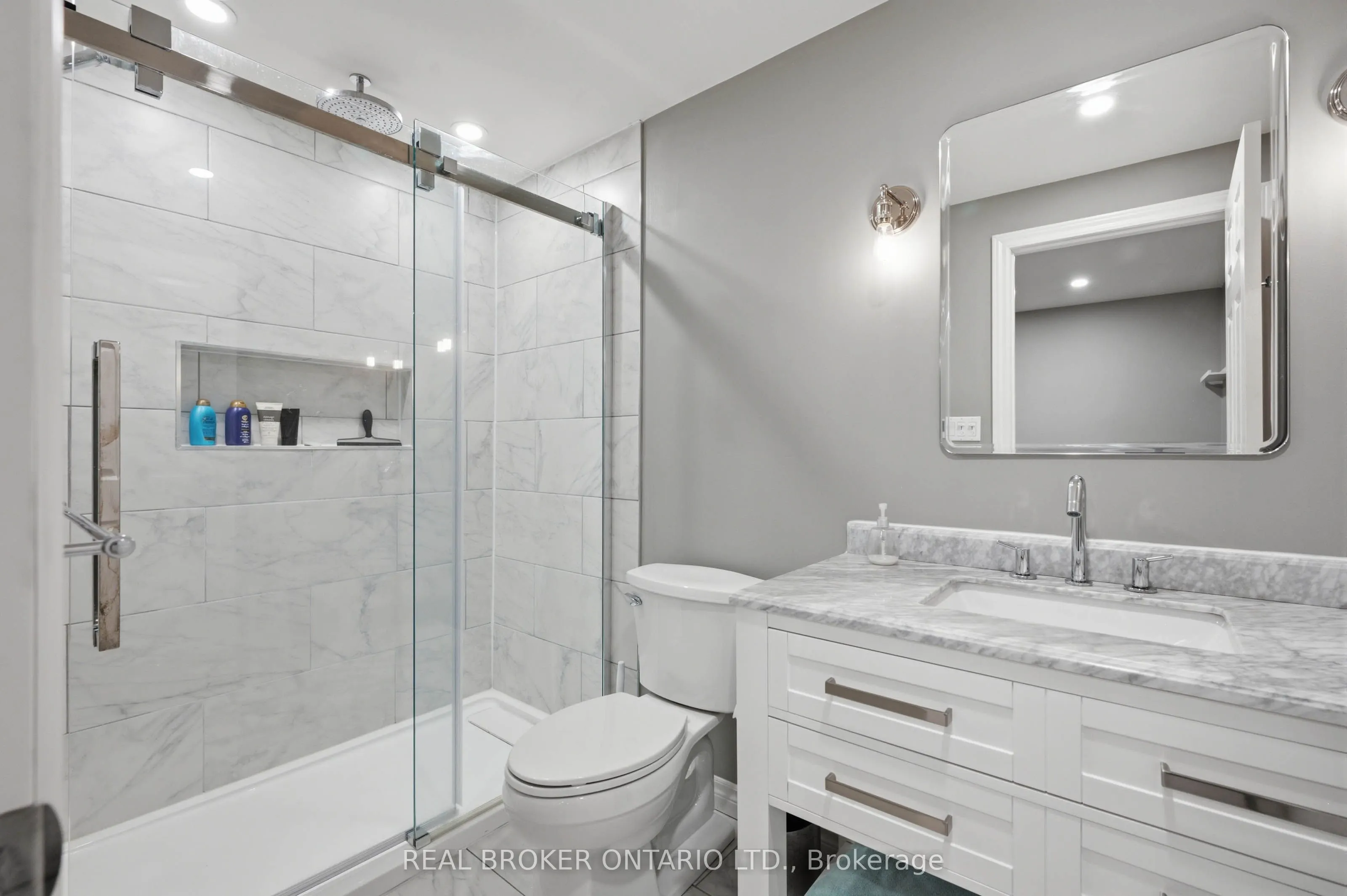 6 Pioneer Tower Crescent