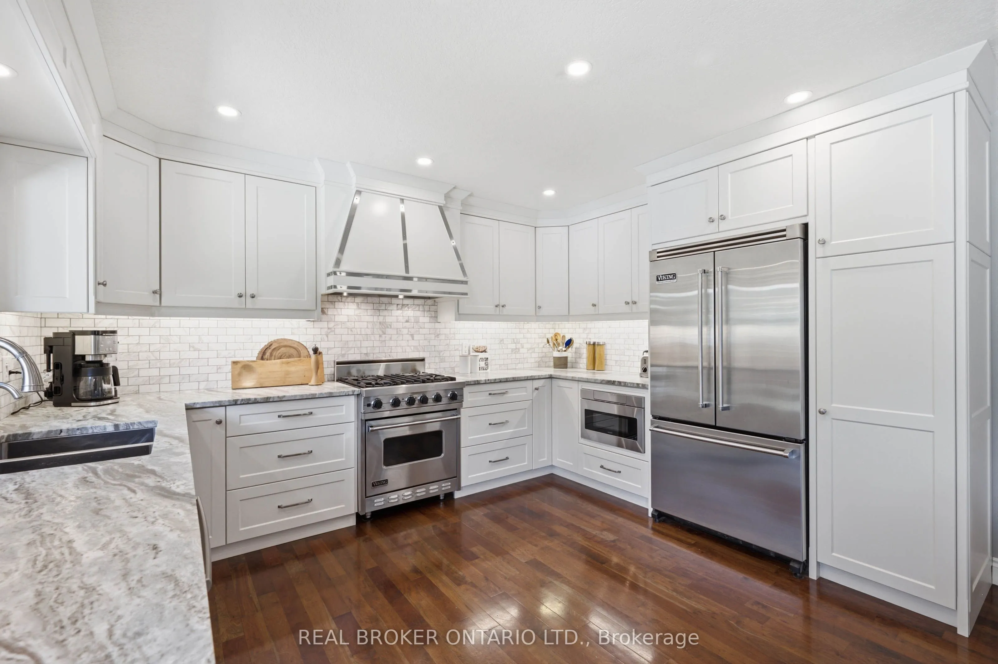 6 Pioneer Tower Crescent