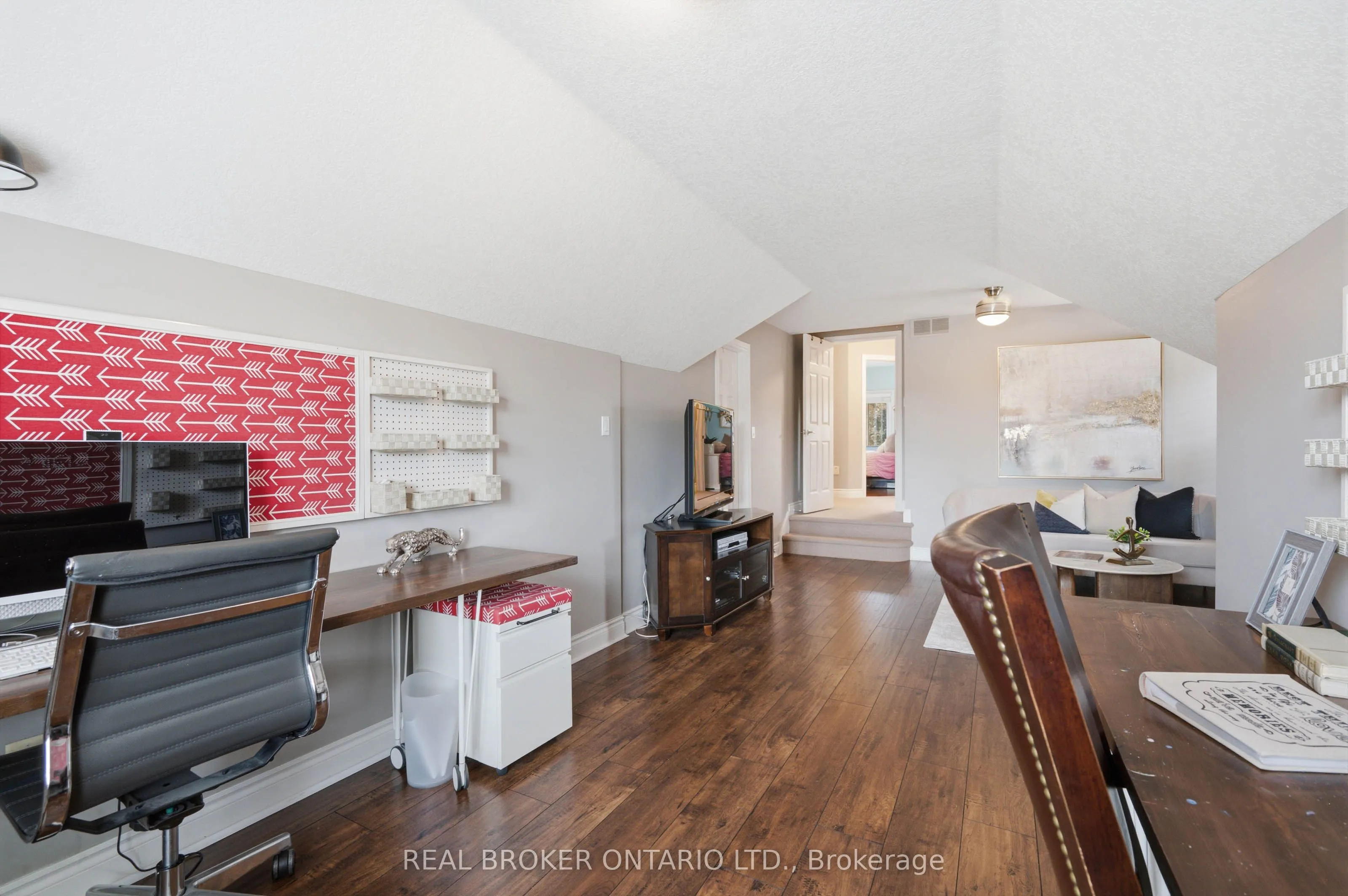 6 Pioneer Tower Crescent