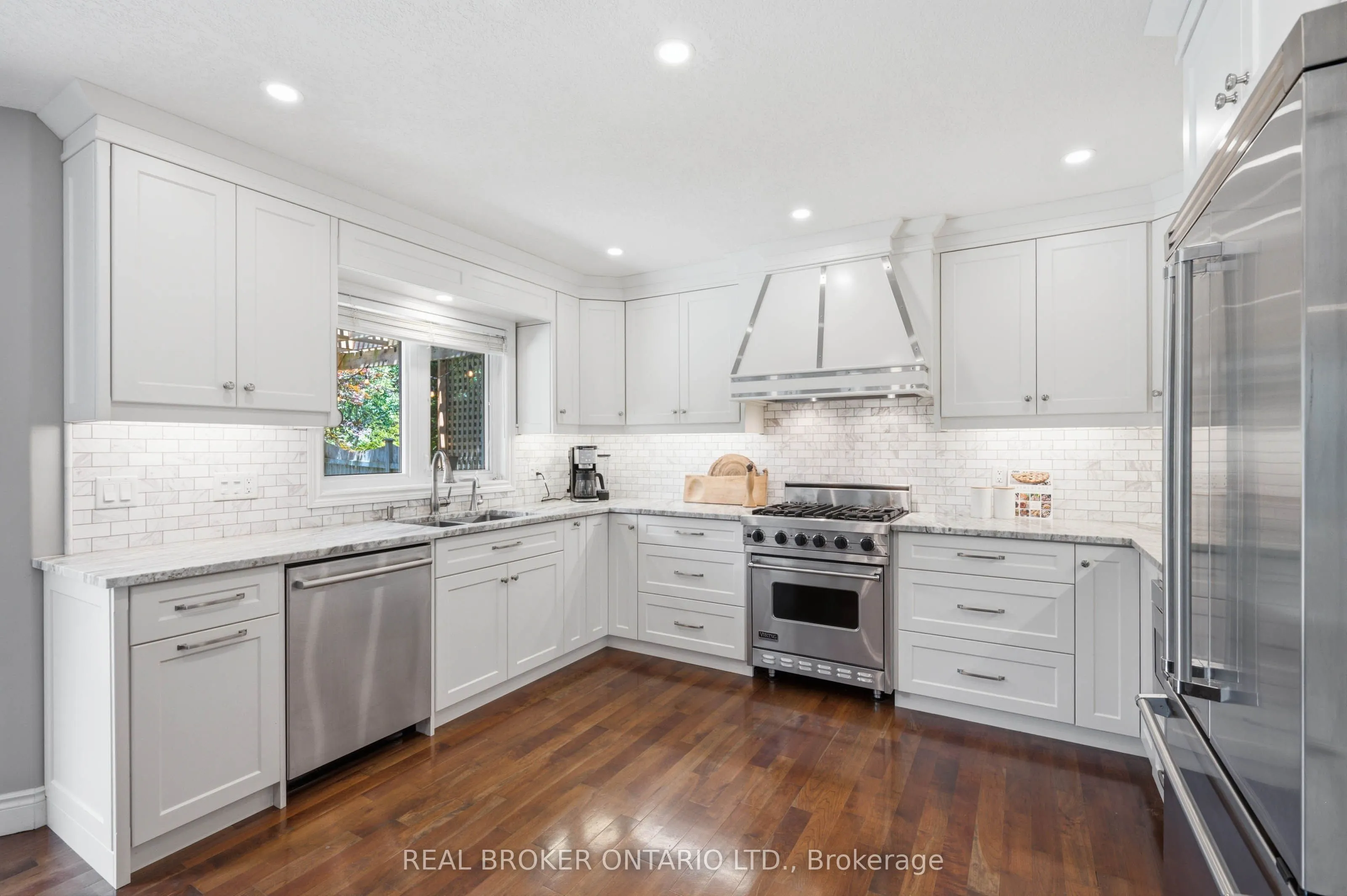 6 Pioneer Tower Crescent