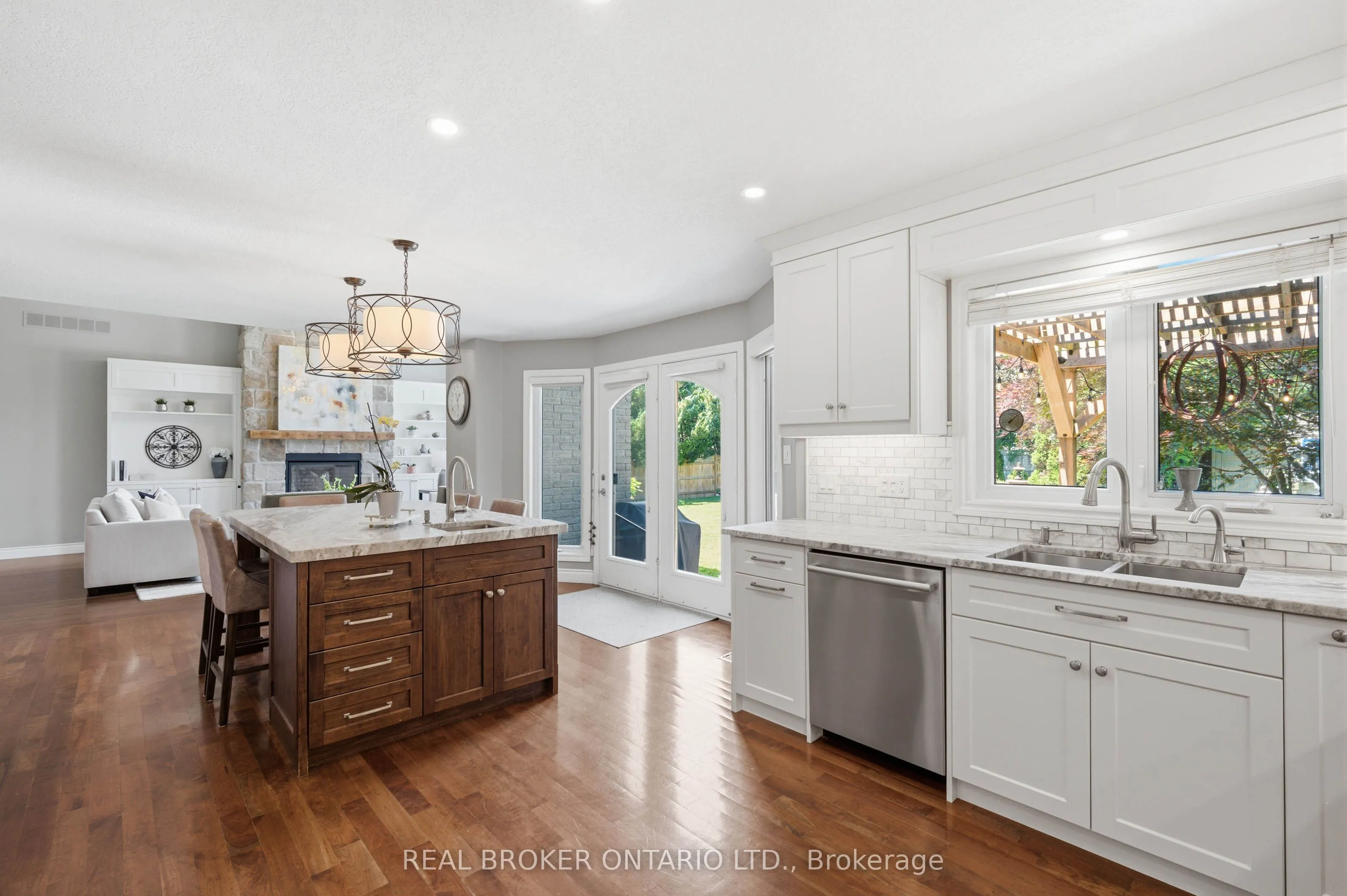 6 Pioneer Tower Crescent