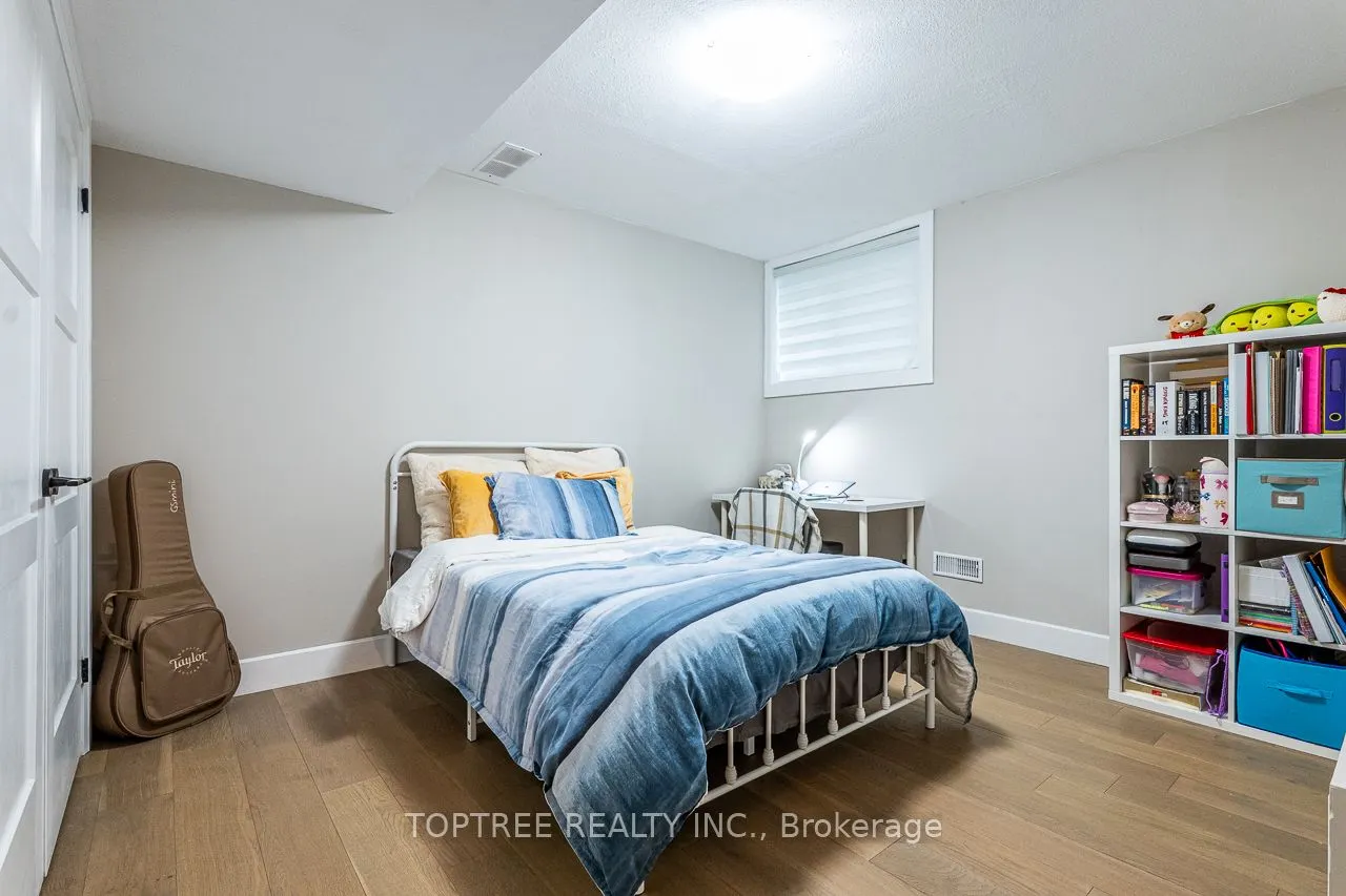 2290 Torrey Pines Way #29