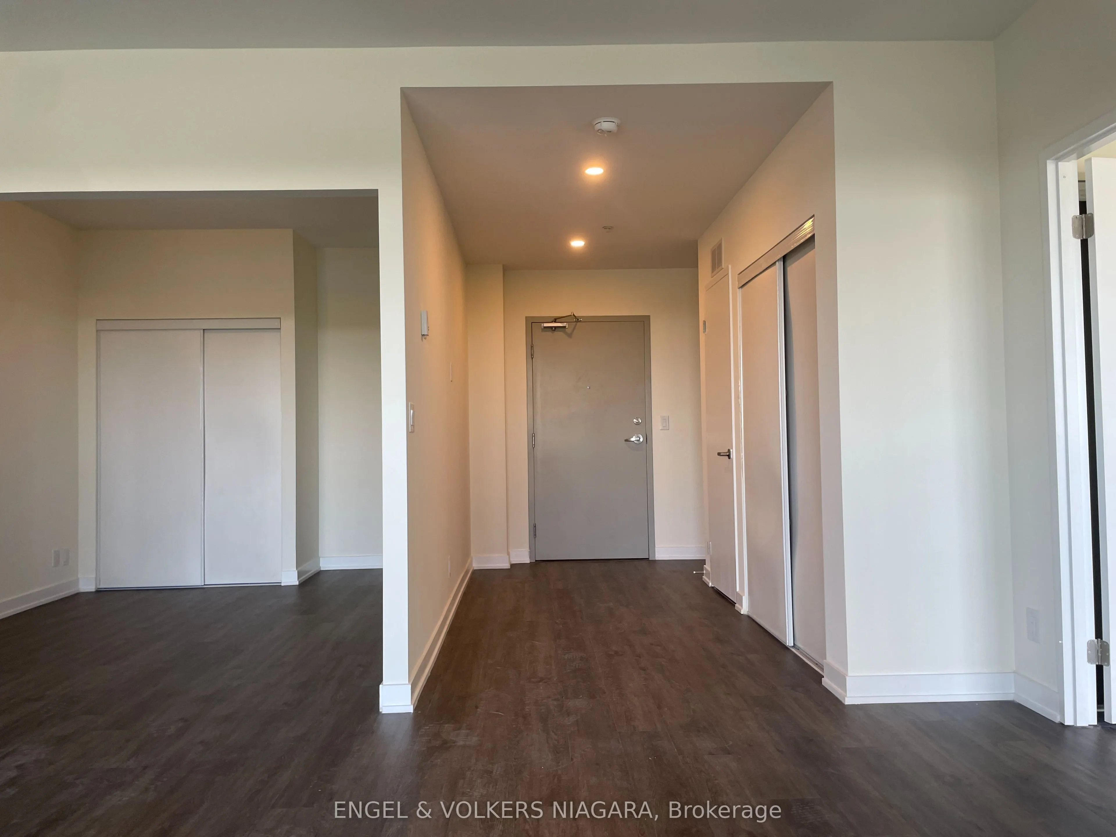 350 Prince Charles Drive S #528