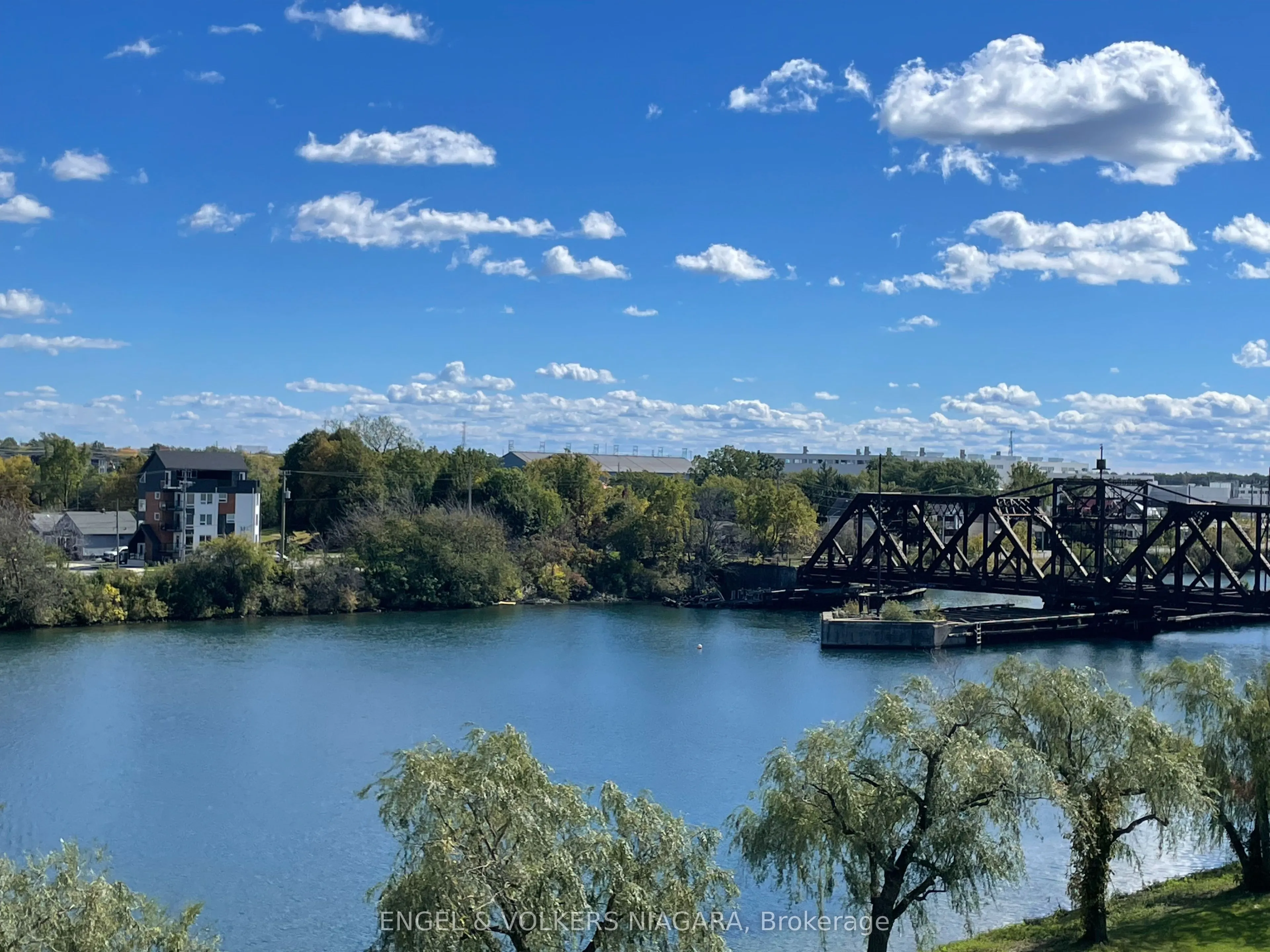 350 Prince Charles Drive S #528