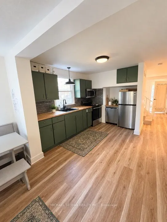 248 Lincoln Road W