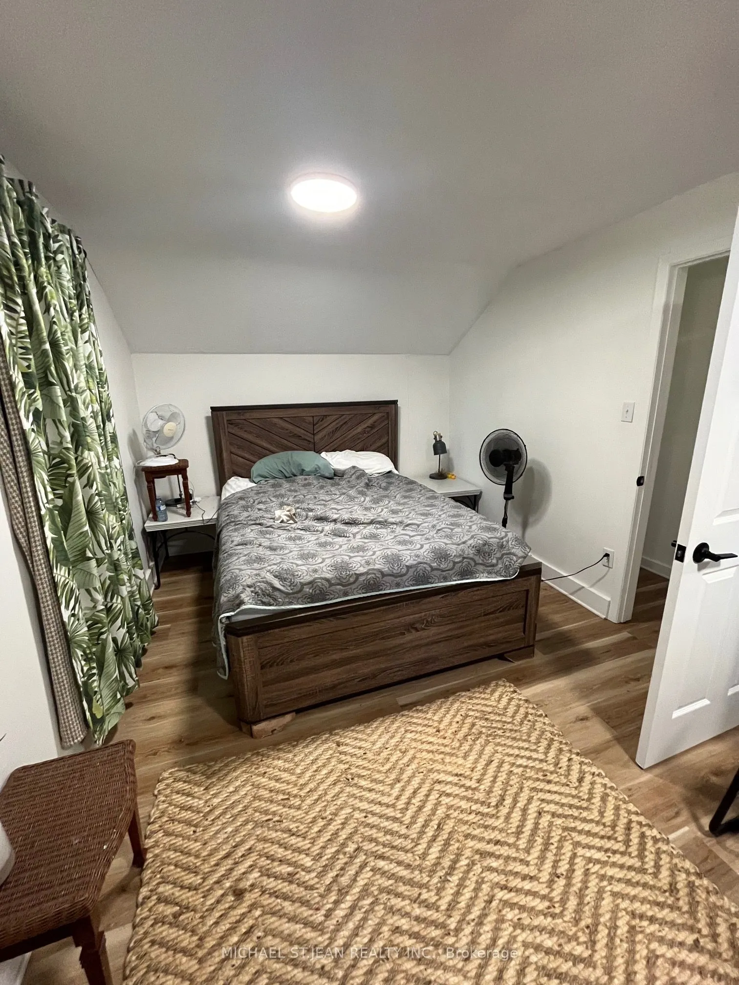 248 Lincoln Road W