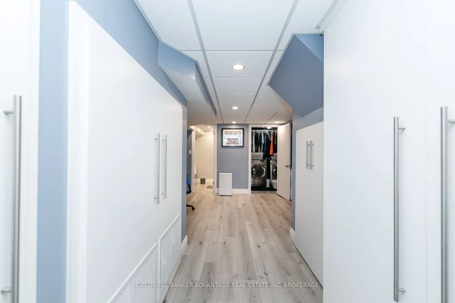27 CHANTAL Court
