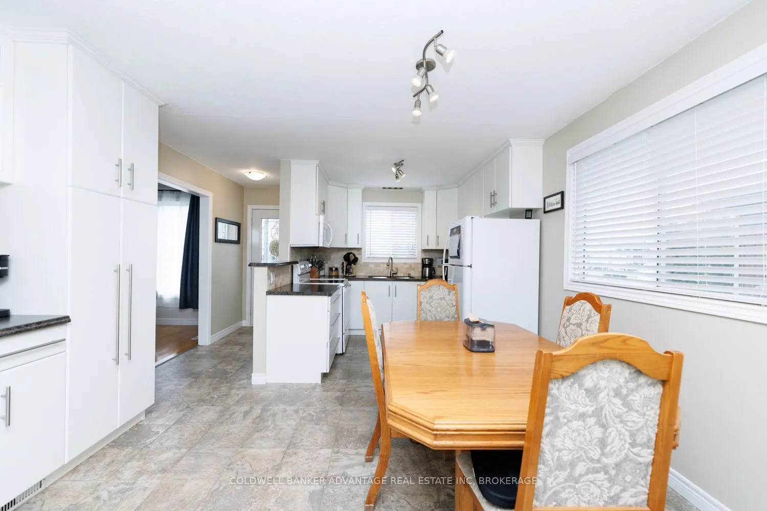 27 CHANTAL Court
