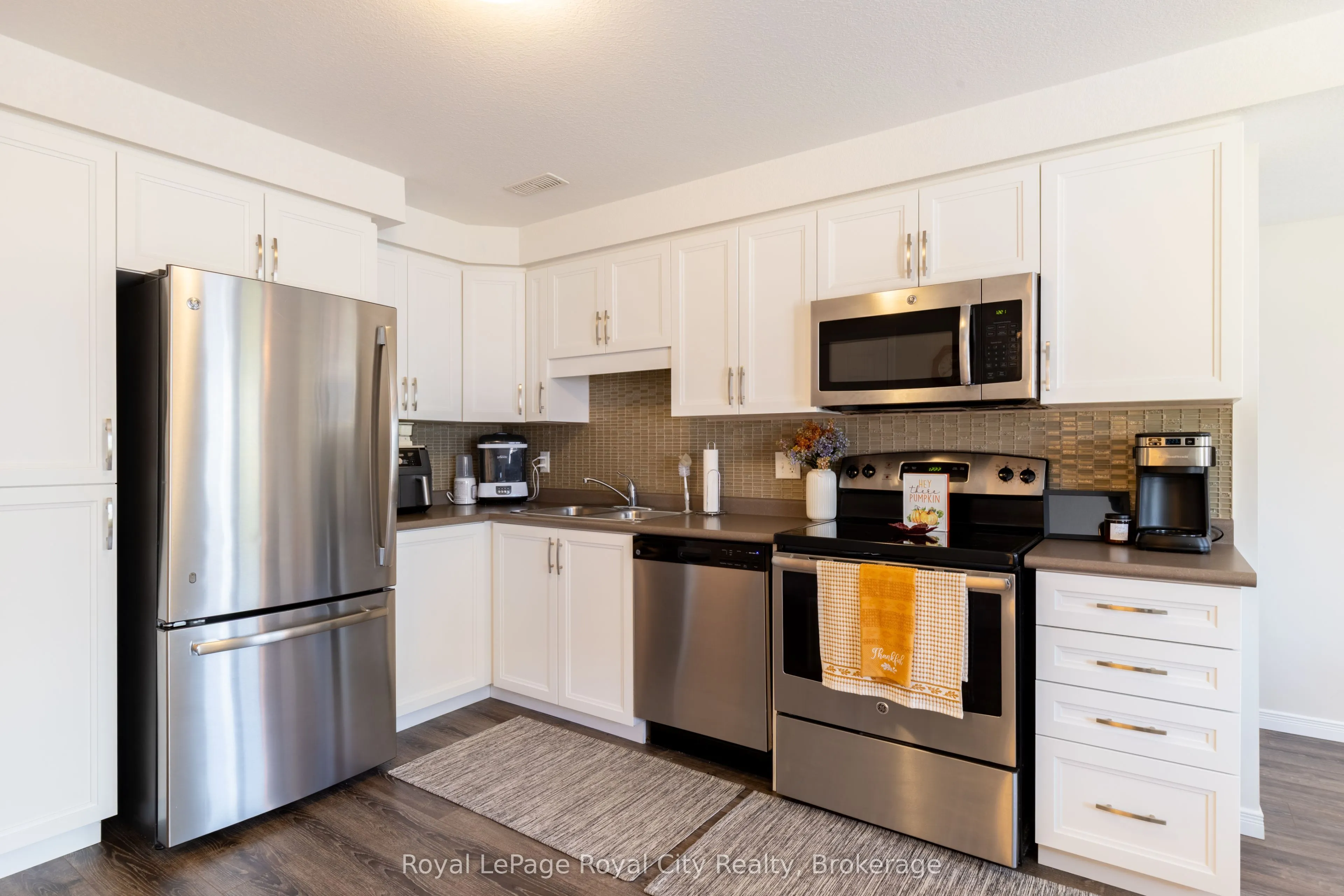 1989 Ottawa Street S #23C