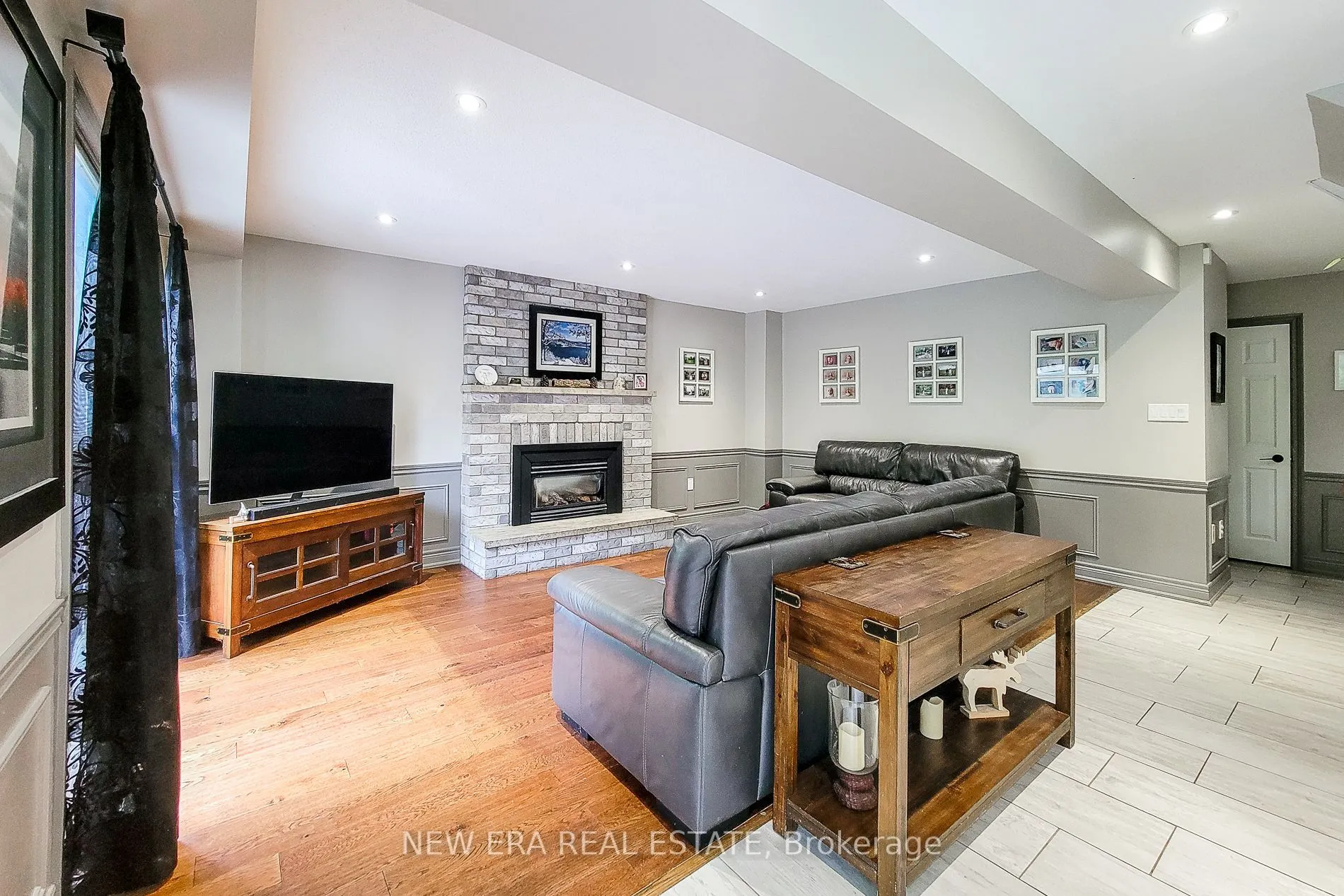 29 Woodside Square