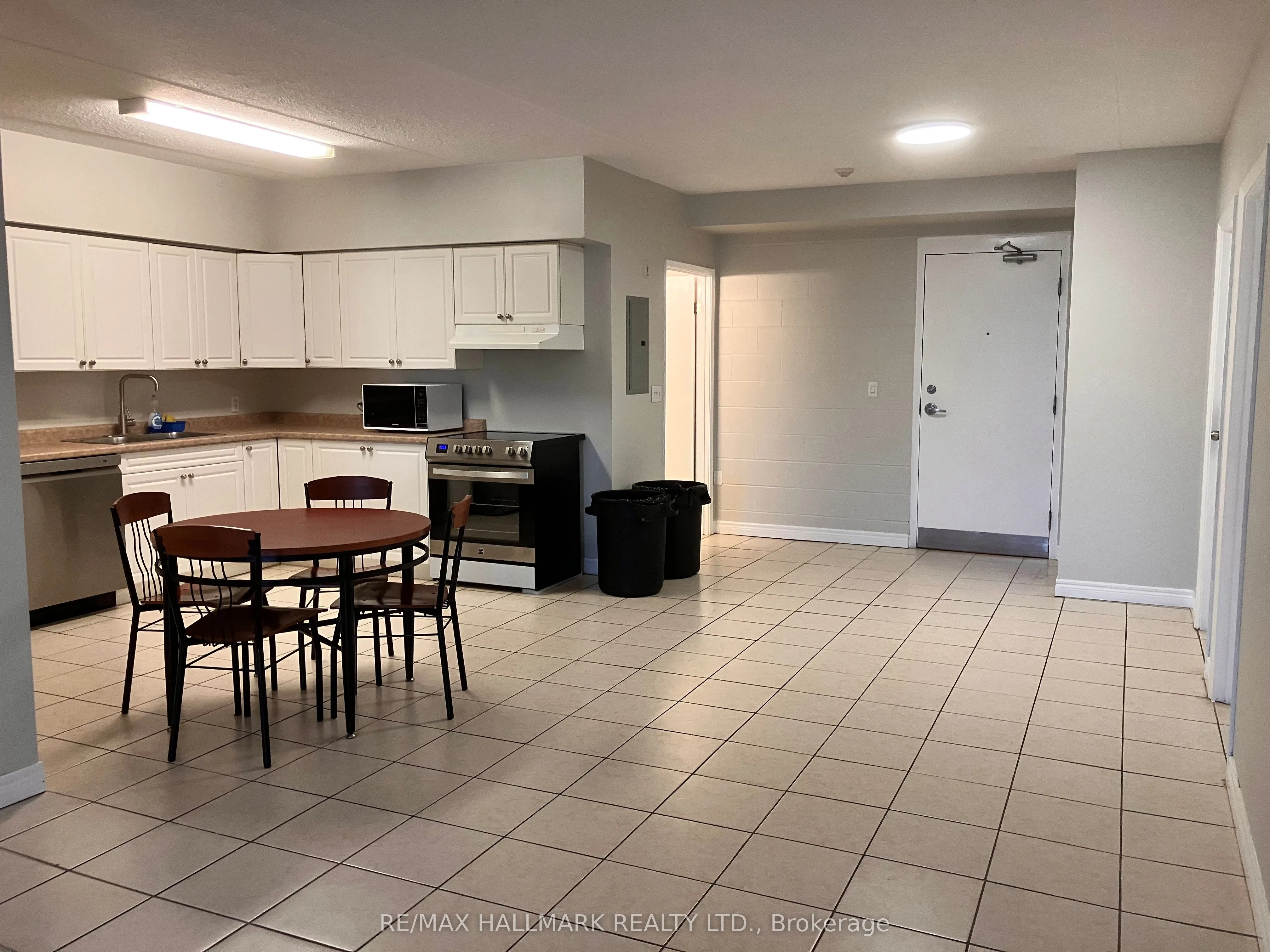271 Lester Street #301