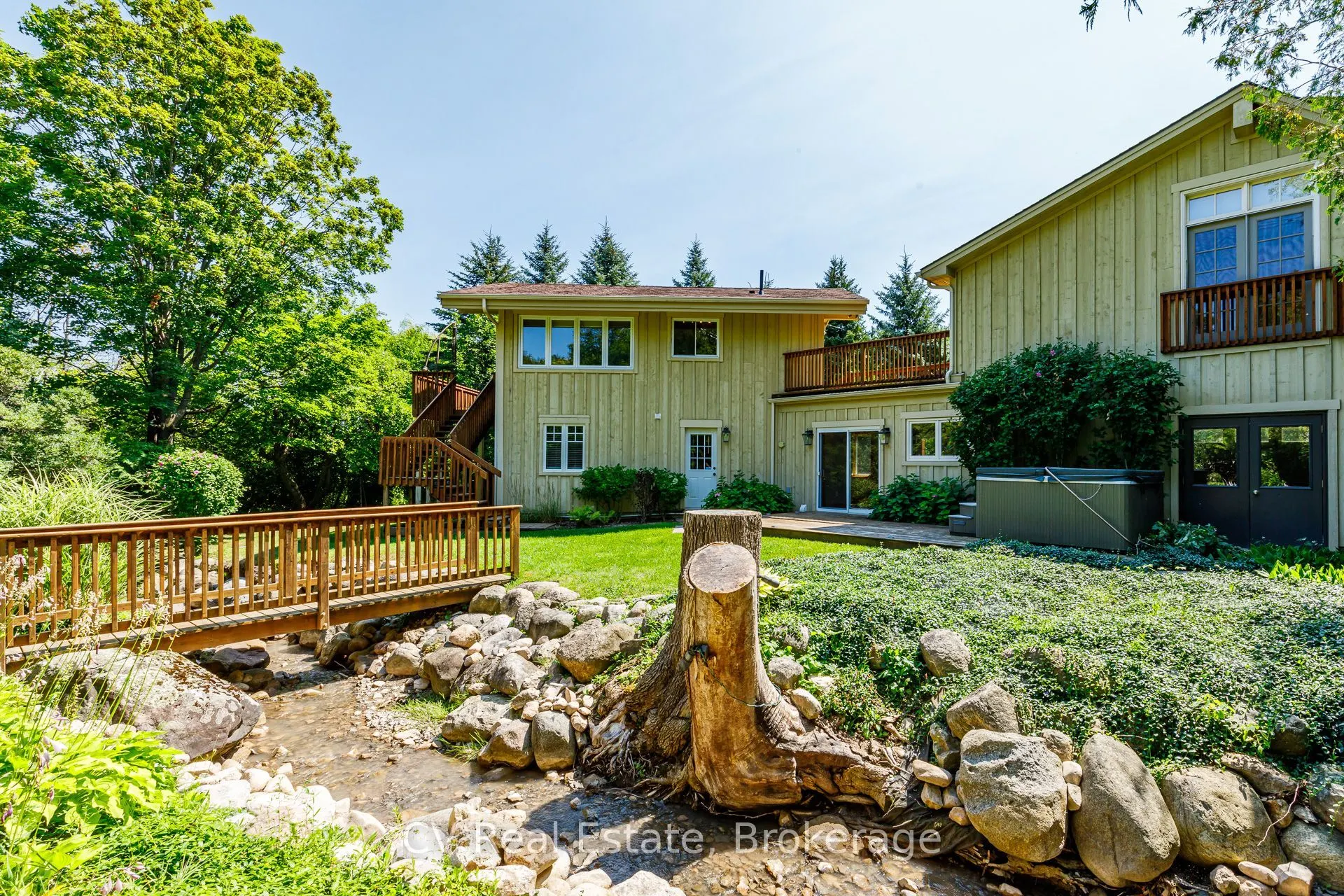 156 Chamonix Crescent