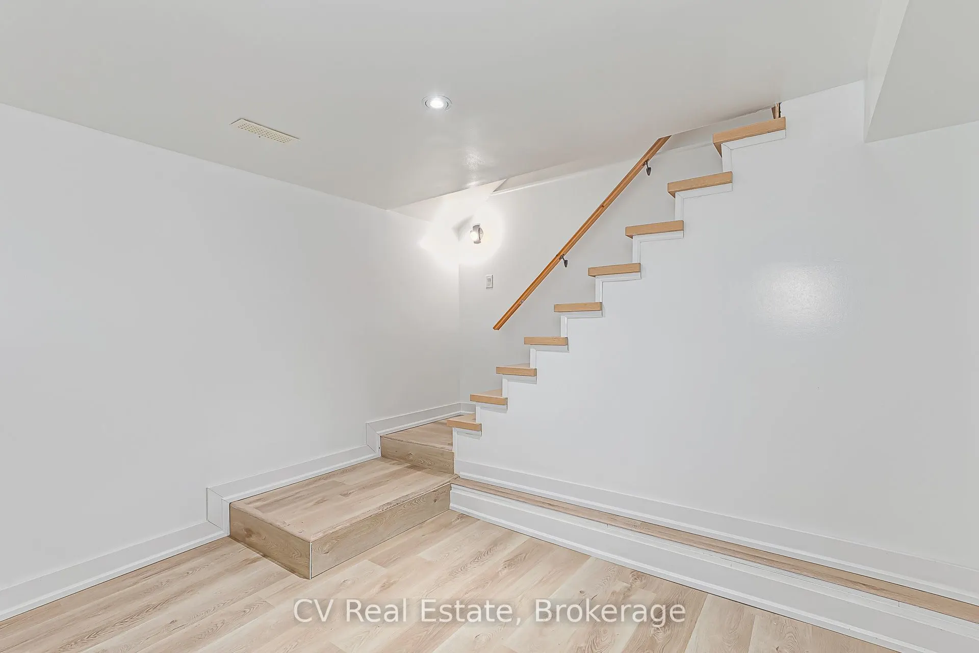 156 Chamonix Crescent